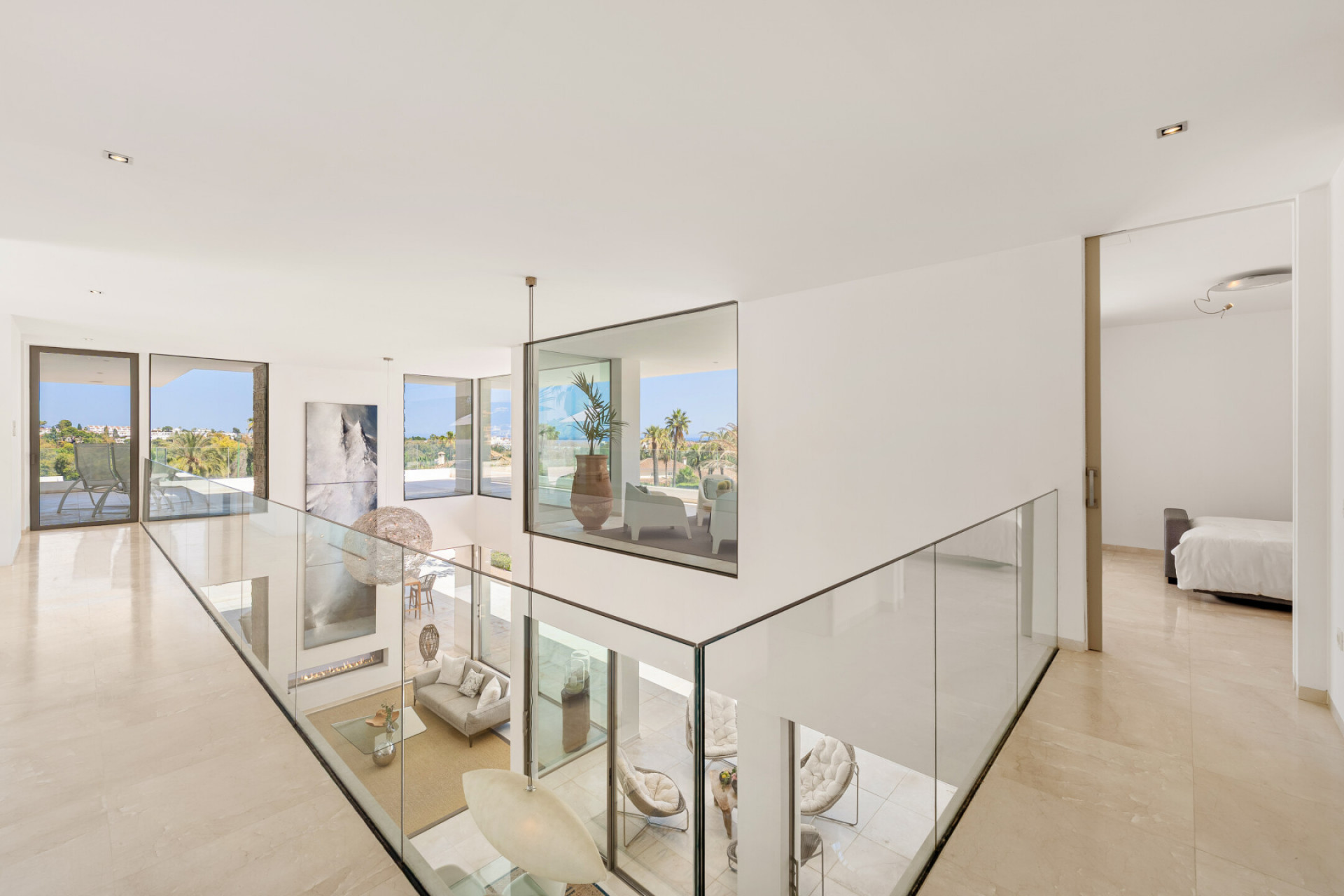 Villa 7 Bedrooms 6 Bathrooms in Marbella, Costa del Sol