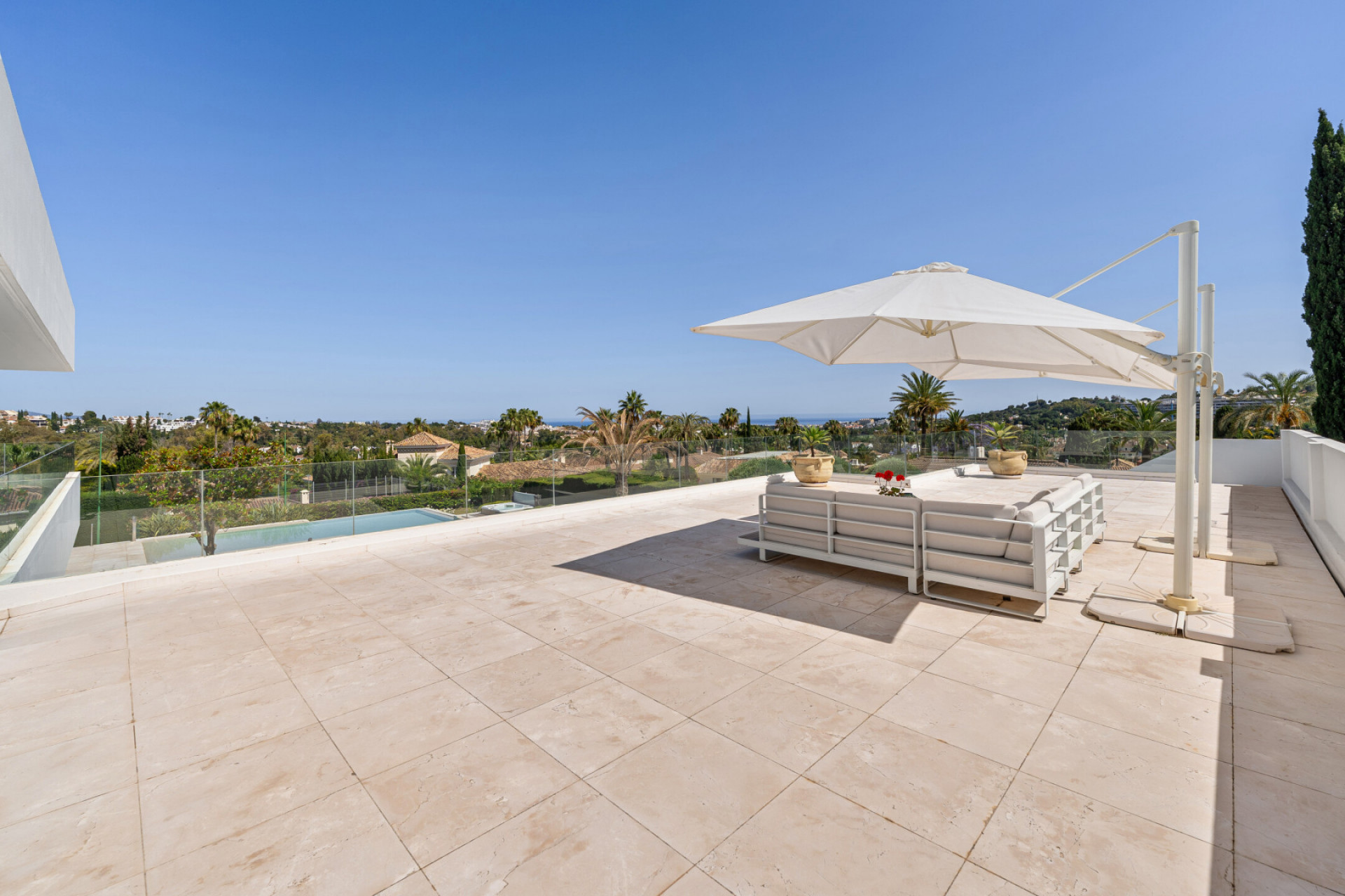 Villa 7 Bedrooms 6 Bathrooms in Marbella, Costa del Sol