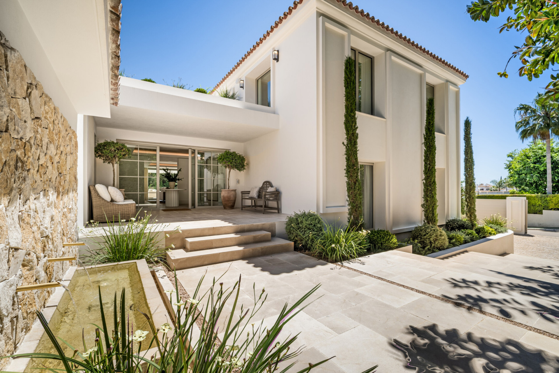 Villa 6 Bedrooms 6 Bathrooms in Marbella, Costa del Sol