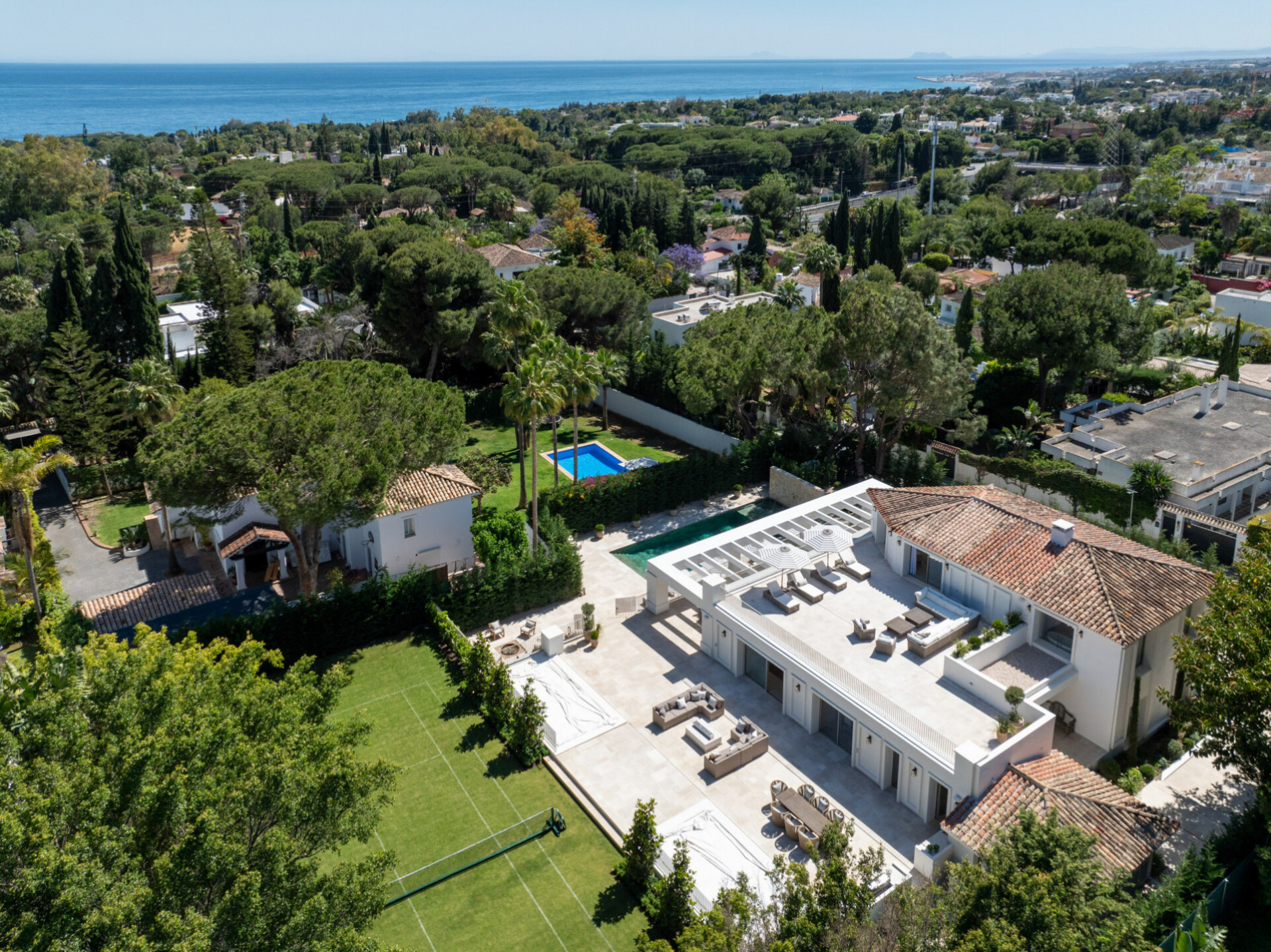 Villa 6 Bedrooms 6 Bathrooms in Marbella, Costa del Sol