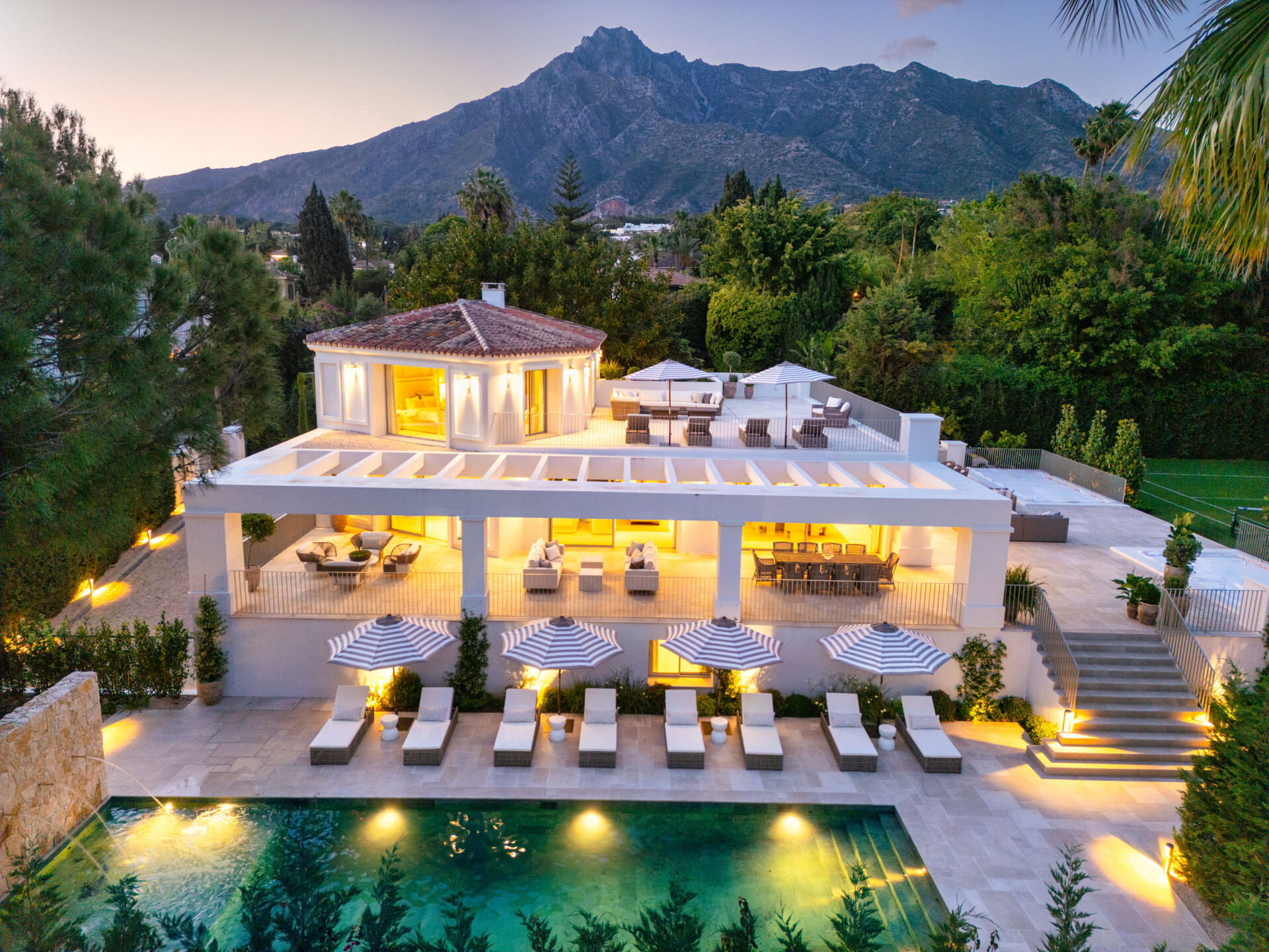 Villa 6 Bedrooms 6 Bathrooms in Marbella, Costa del Sol