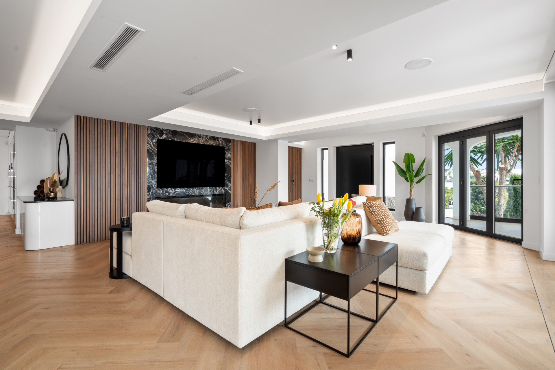 Villa 7 Bedrooms 7 Bathrooms in Marbella, Costa del Sol