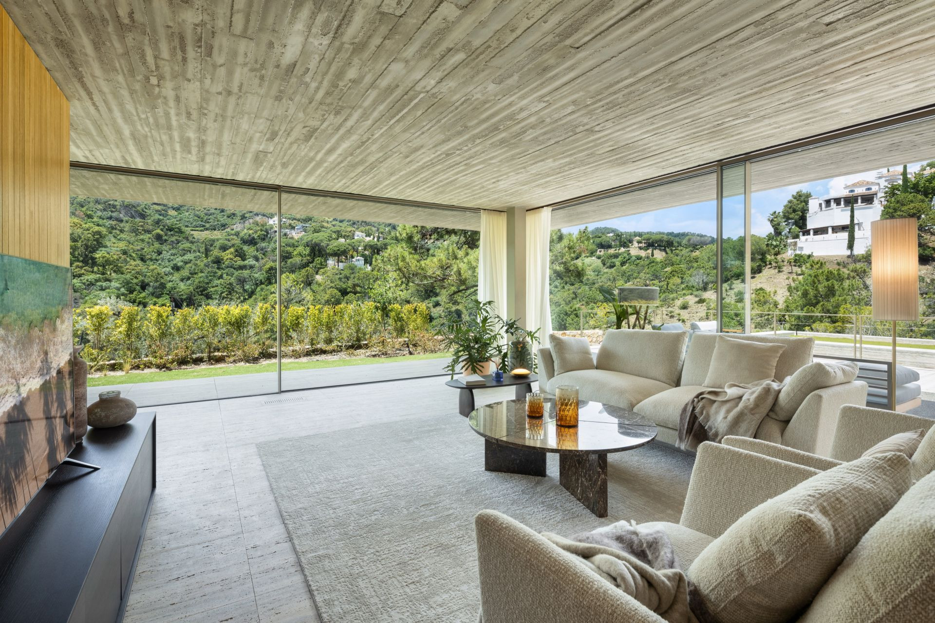 Villa 7 Bedrooms 8 Bathrooms in Marbella, Costa del Sol