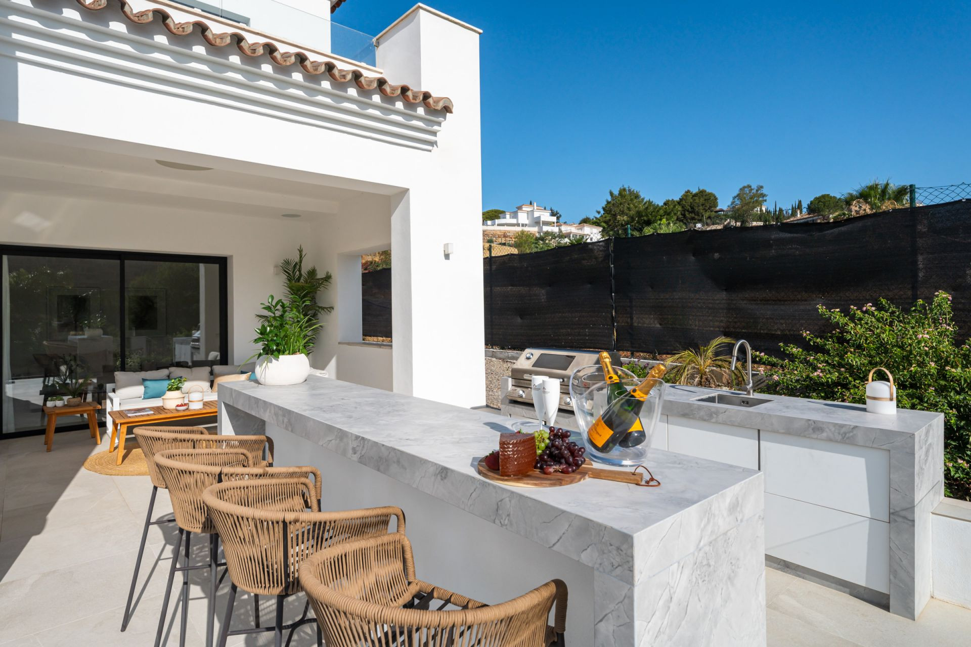 Villa 5 Bedrooms 6 Bathrooms in Marbella, Costa del Sol
