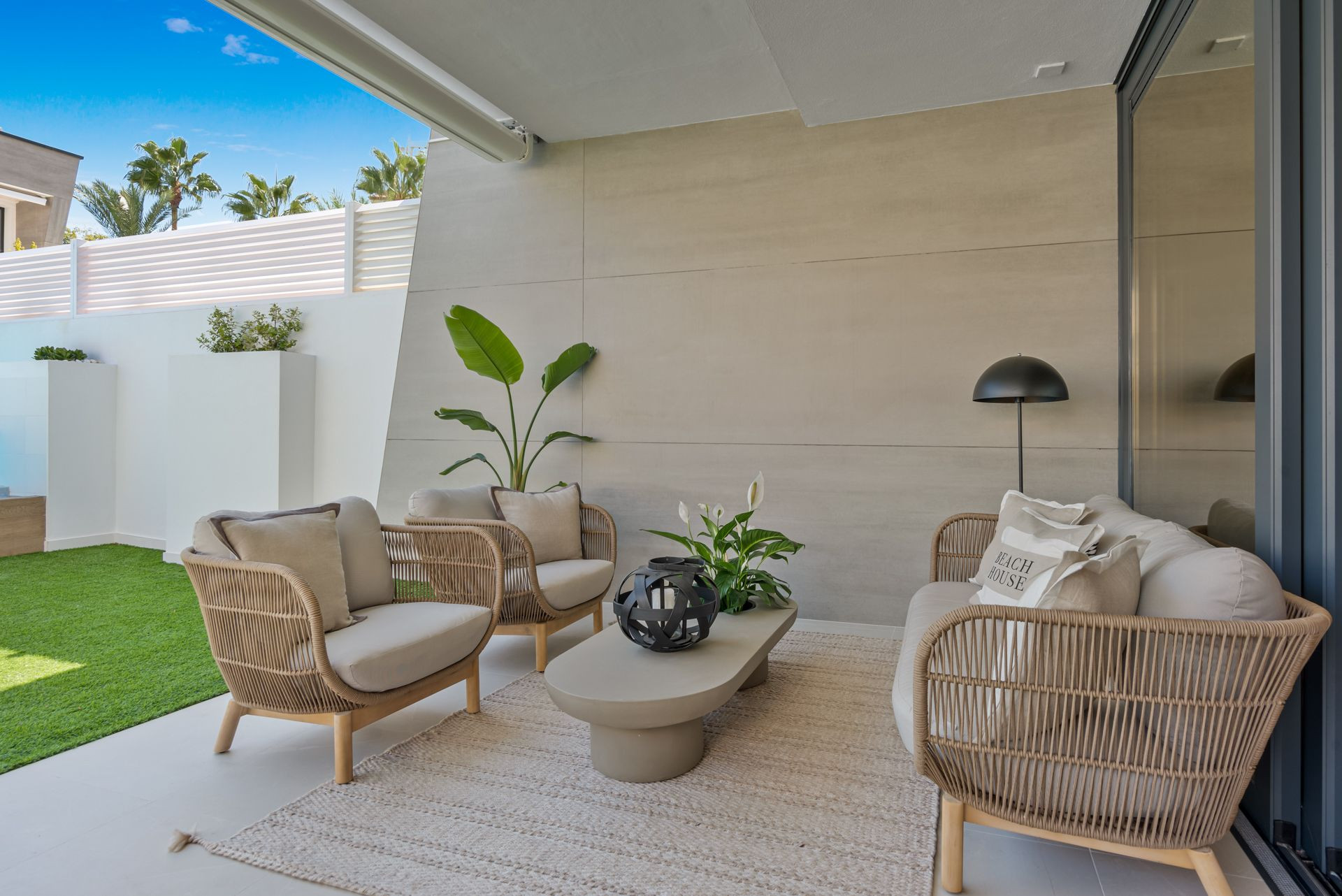 Villa 5 Bedrooms 4 Bathrooms in Marbella, Costa del Sol