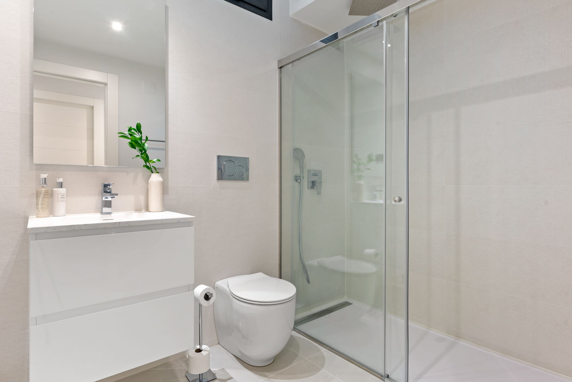 Villa 5 Bedrooms 4 Bathrooms in Marbella, Costa del Sol