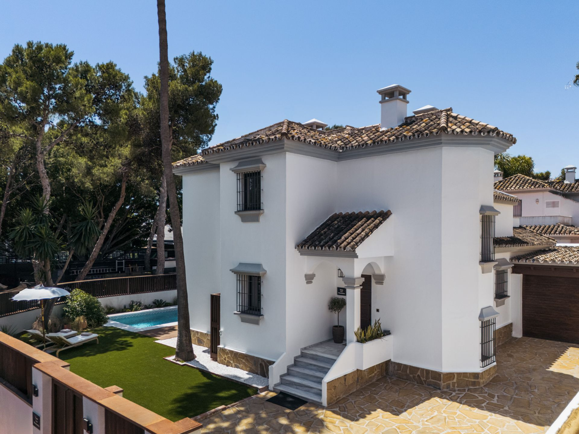 Villa 6 Bedrooms 5 Bathrooms in Marbella, Costa del Sol