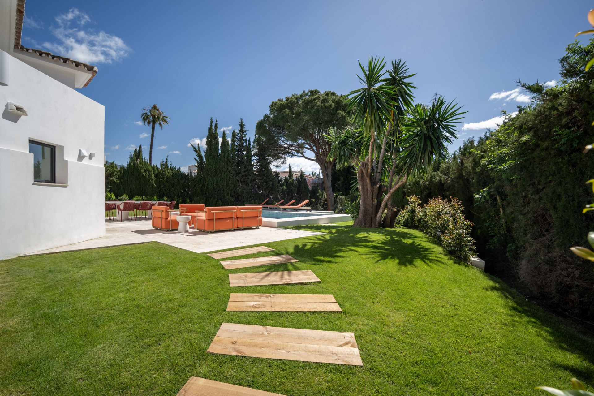 Villa 4 Bedrooms 4 Bathrooms in Marbella, Costa del Sol