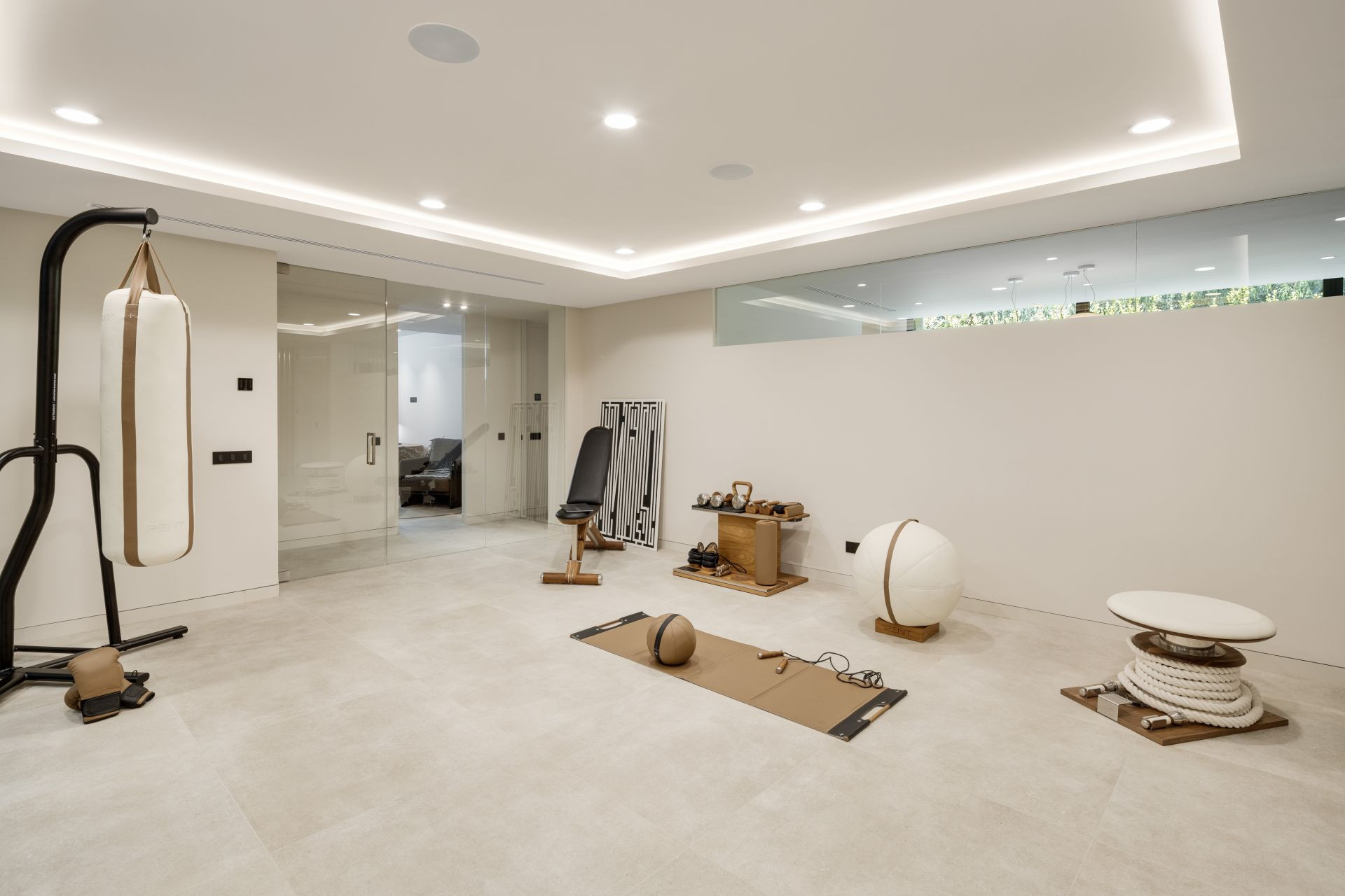 Villa 6 Bedrooms 5 Bathrooms in Marbella, Costa del Sol