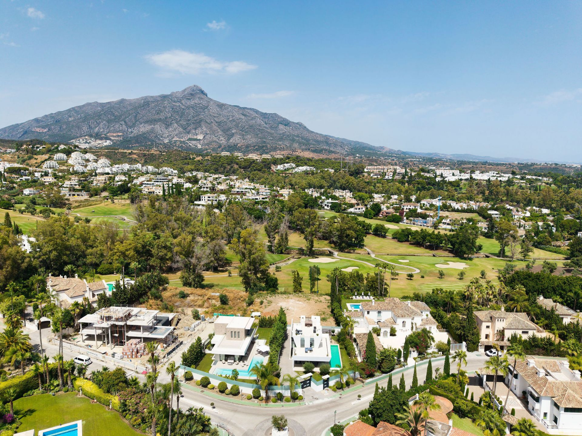 Villa 4 Bedrooms 4 Bathrooms in Marbella, Costa del Sol