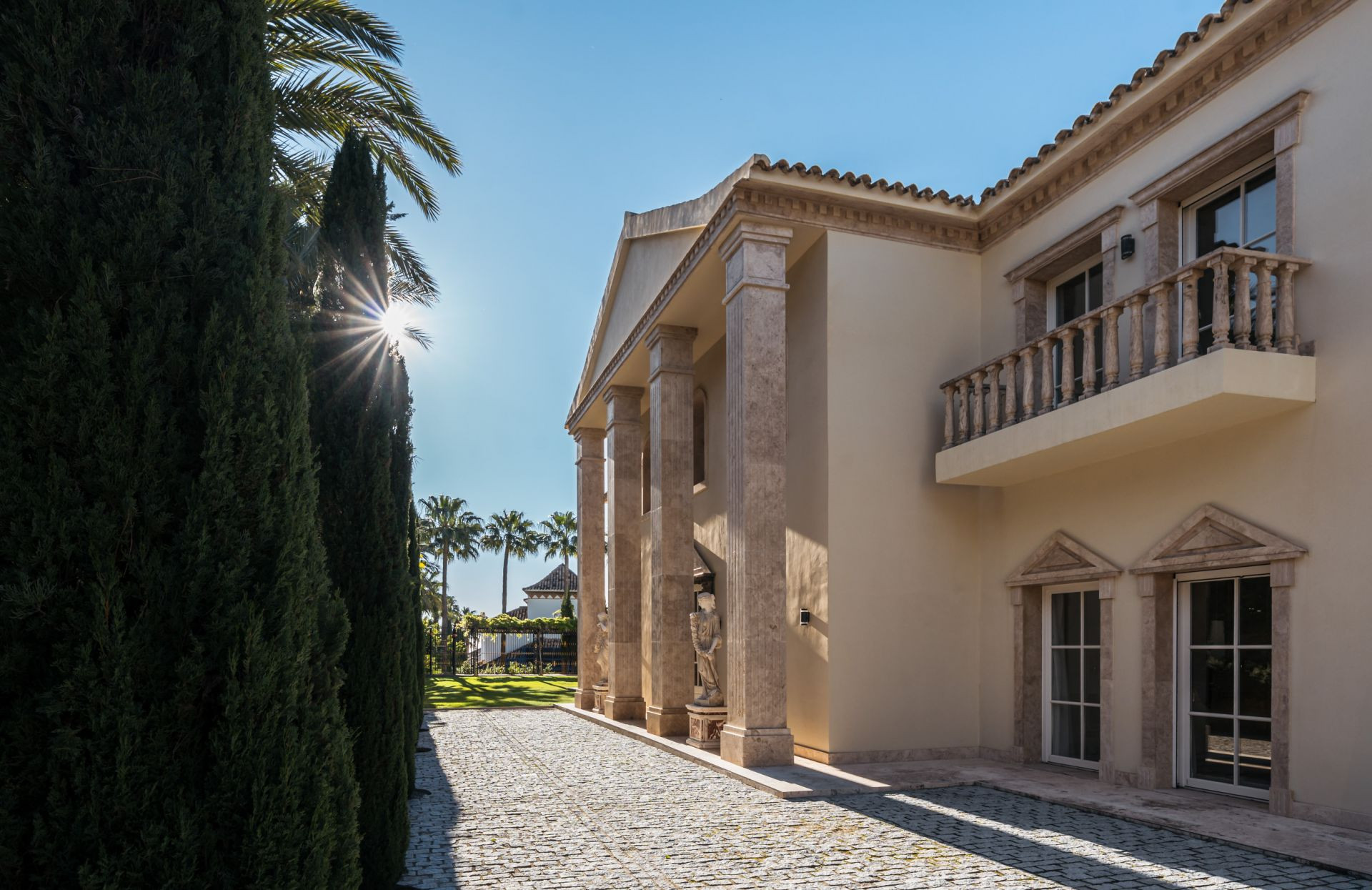 Villa 7 Bedrooms 7 Bathrooms in Marbella, Costa del Sol