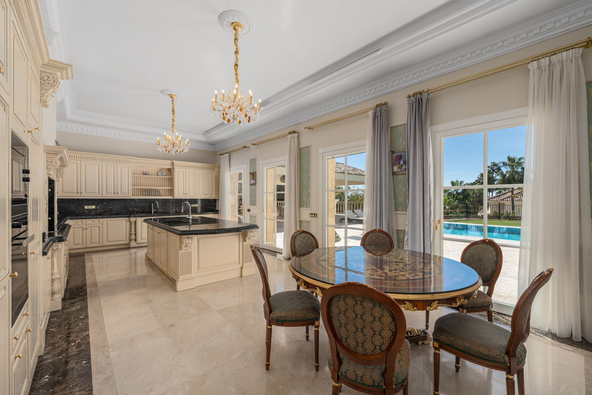 Villa 7 Bedrooms 7 Bathrooms in Marbella, Costa del Sol