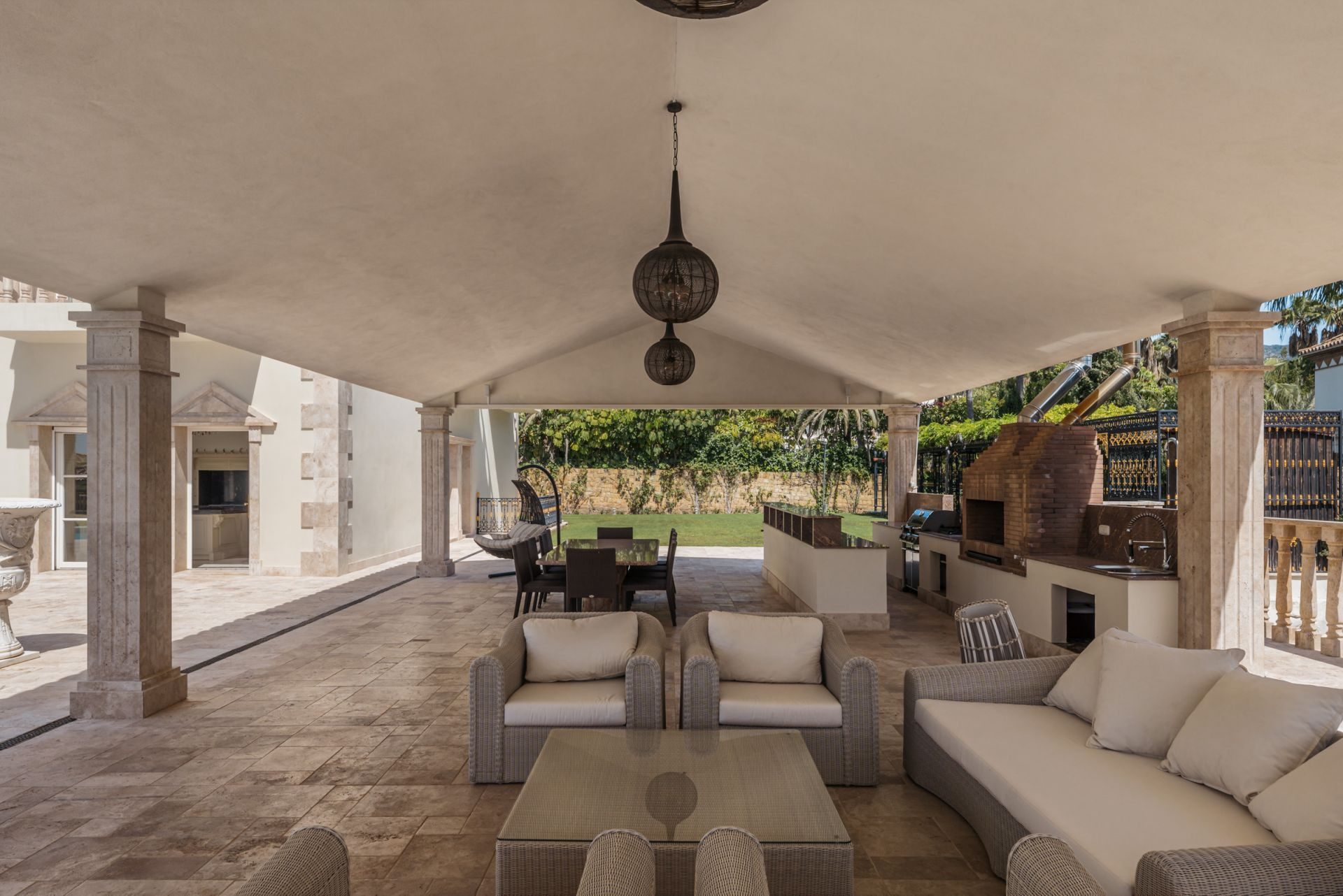 Villa 7 Bedrooms 7 Bathrooms in Marbella, Costa del Sol