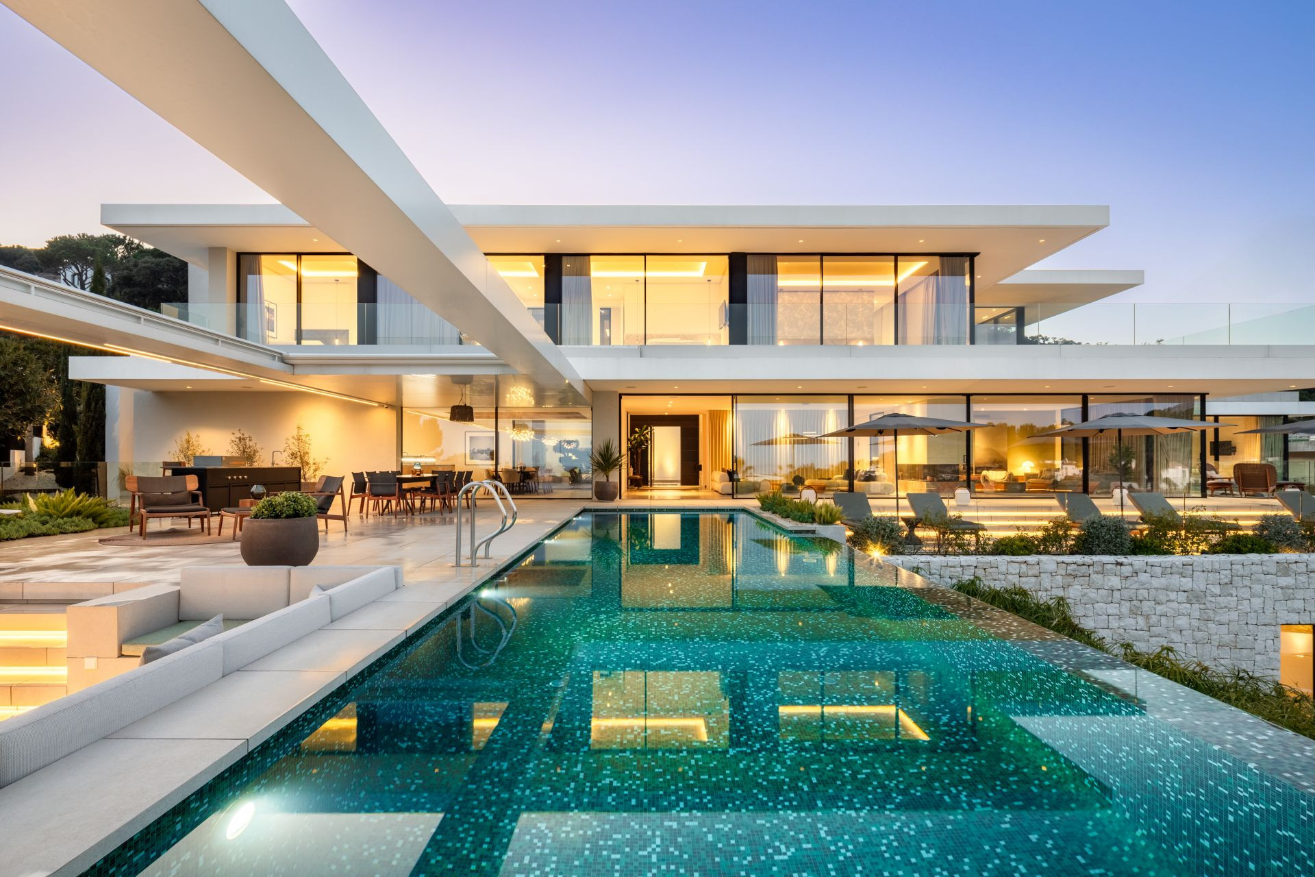 Villa 8 Bedrooms 8 Bathrooms in Marbella, Costa del Sol
