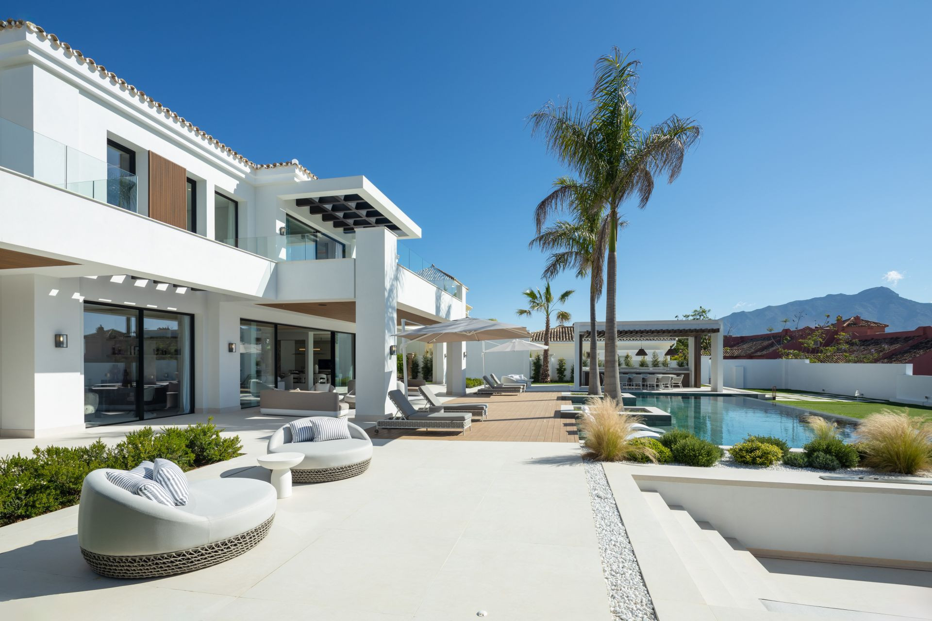 Villa 7 Bedrooms 7 Bathrooms in Marbella, Costa del Sol
