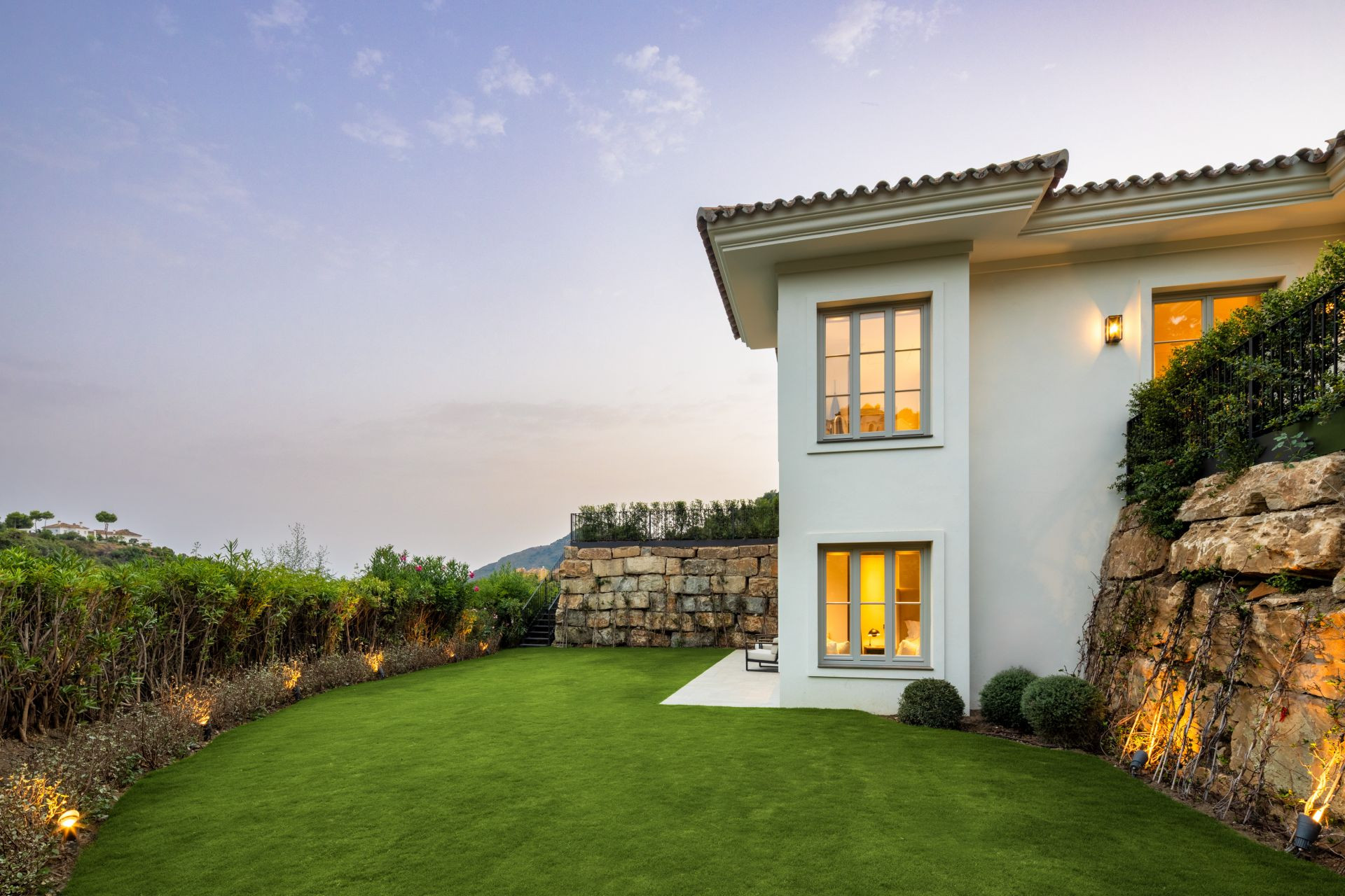 Villa 5 Bedrooms 6 Bathrooms in Marbella, Costa del Sol