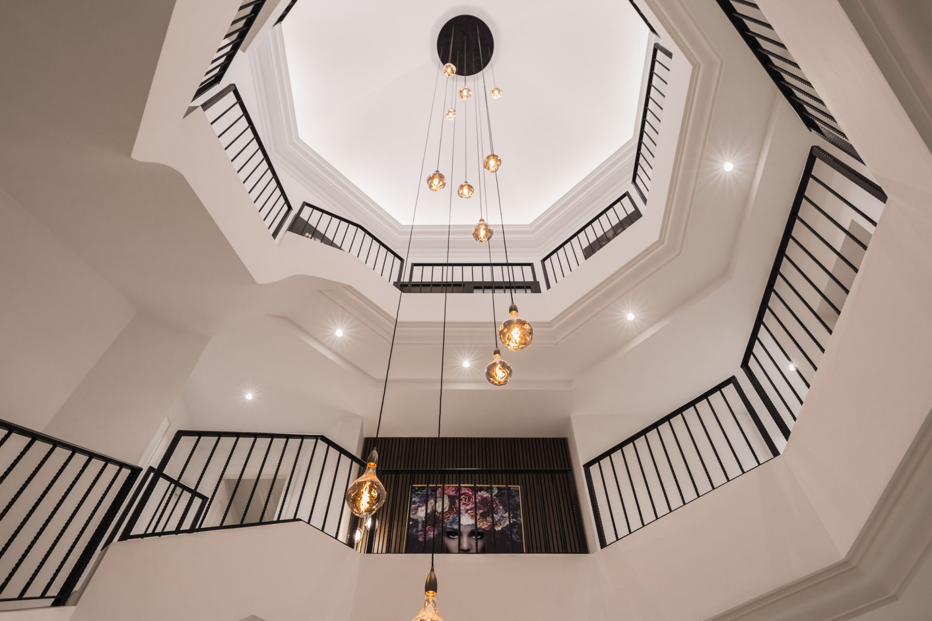 Villa 6 Bedrooms 7 Bathrooms in Marbella, Costa del Sol