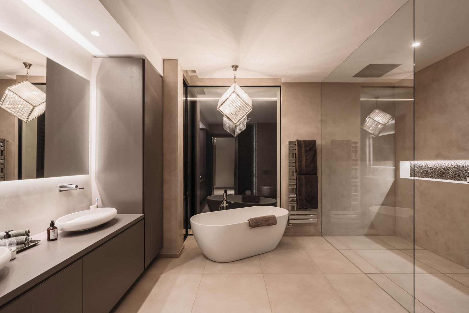 Villa 5 Bedrooms 5 Bathrooms in Marbella, Costa del Sol