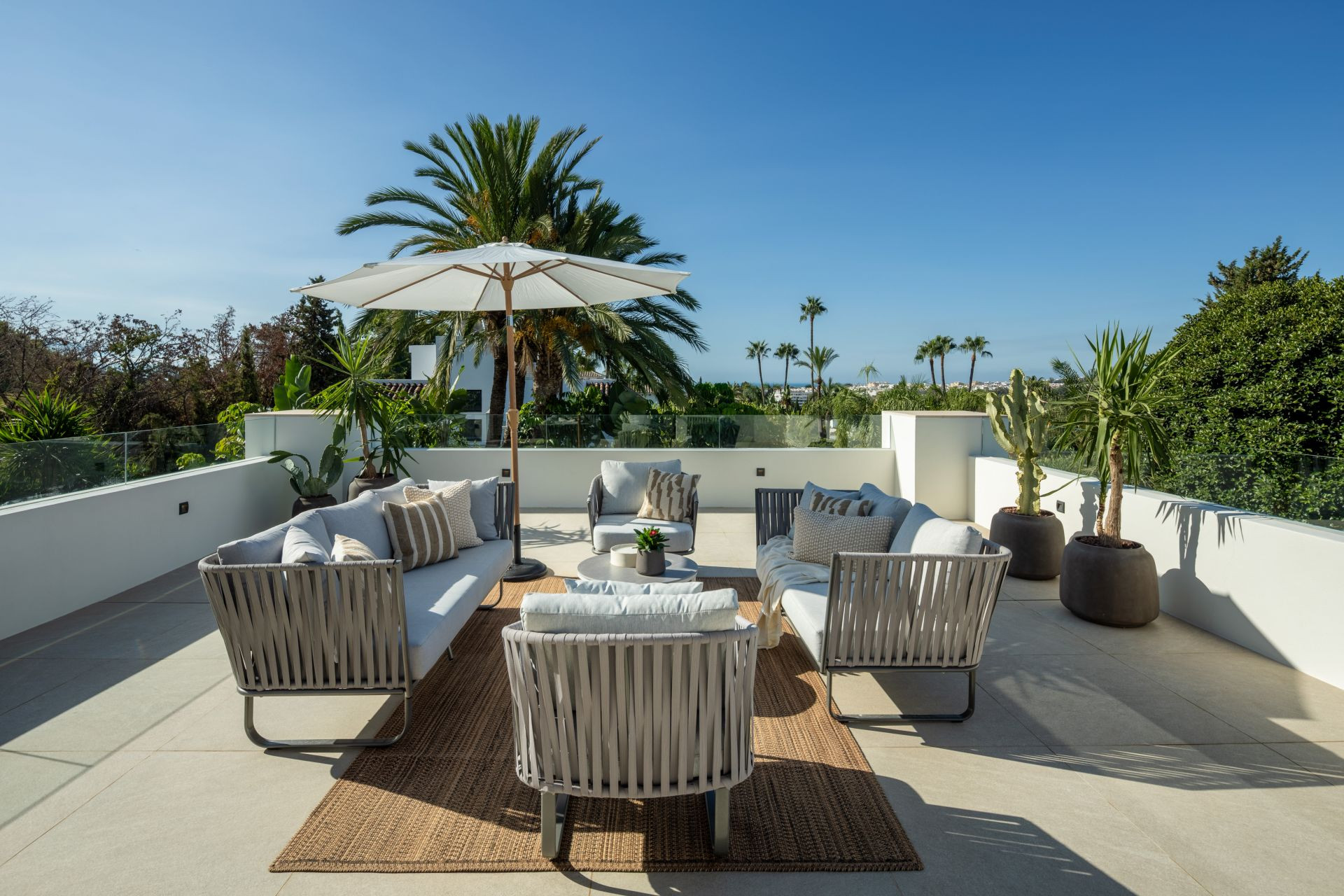 Villa 6 Bedrooms 5 Bathrooms in Marbella, Costa del Sol