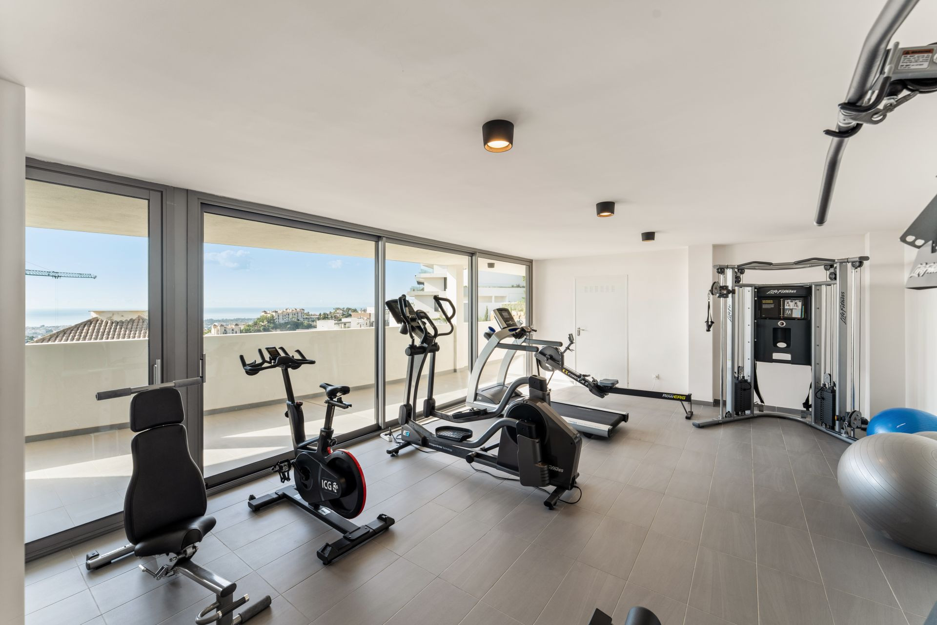Apartment 3 Bedrooms 2 Bathrooms in Marbella, Costa del Sol