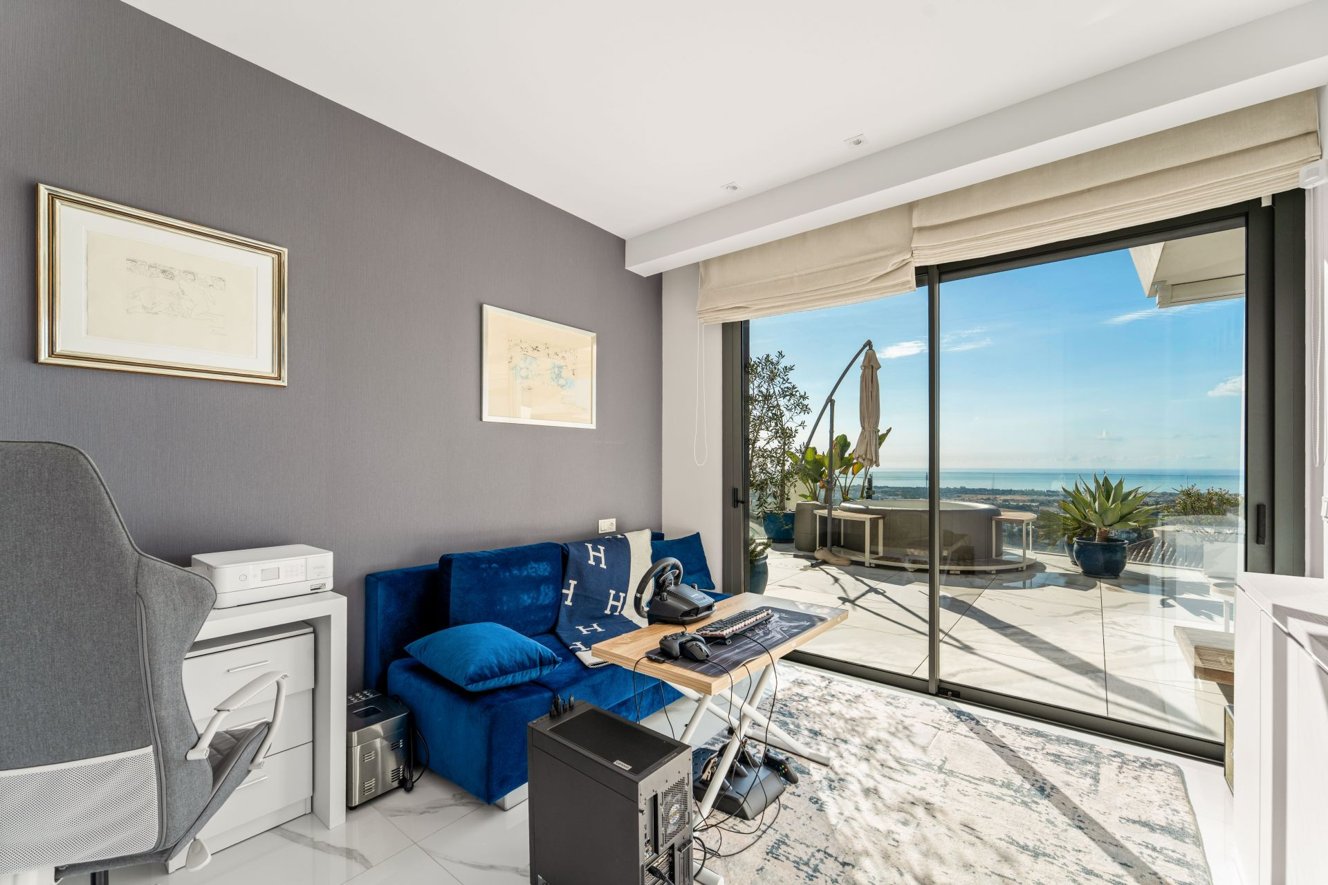 Apartment 3 Bedrooms 2 Bathrooms in Marbella, Costa del Sol