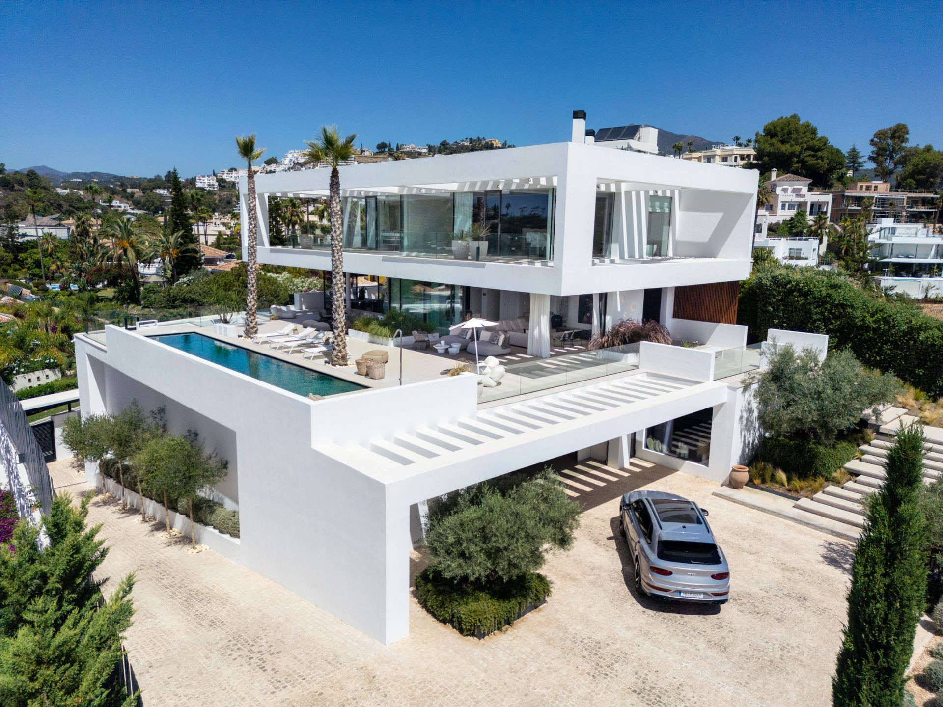 Villa 6 Bedrooms 6 Bathrooms in Marbella, Costa del Sol