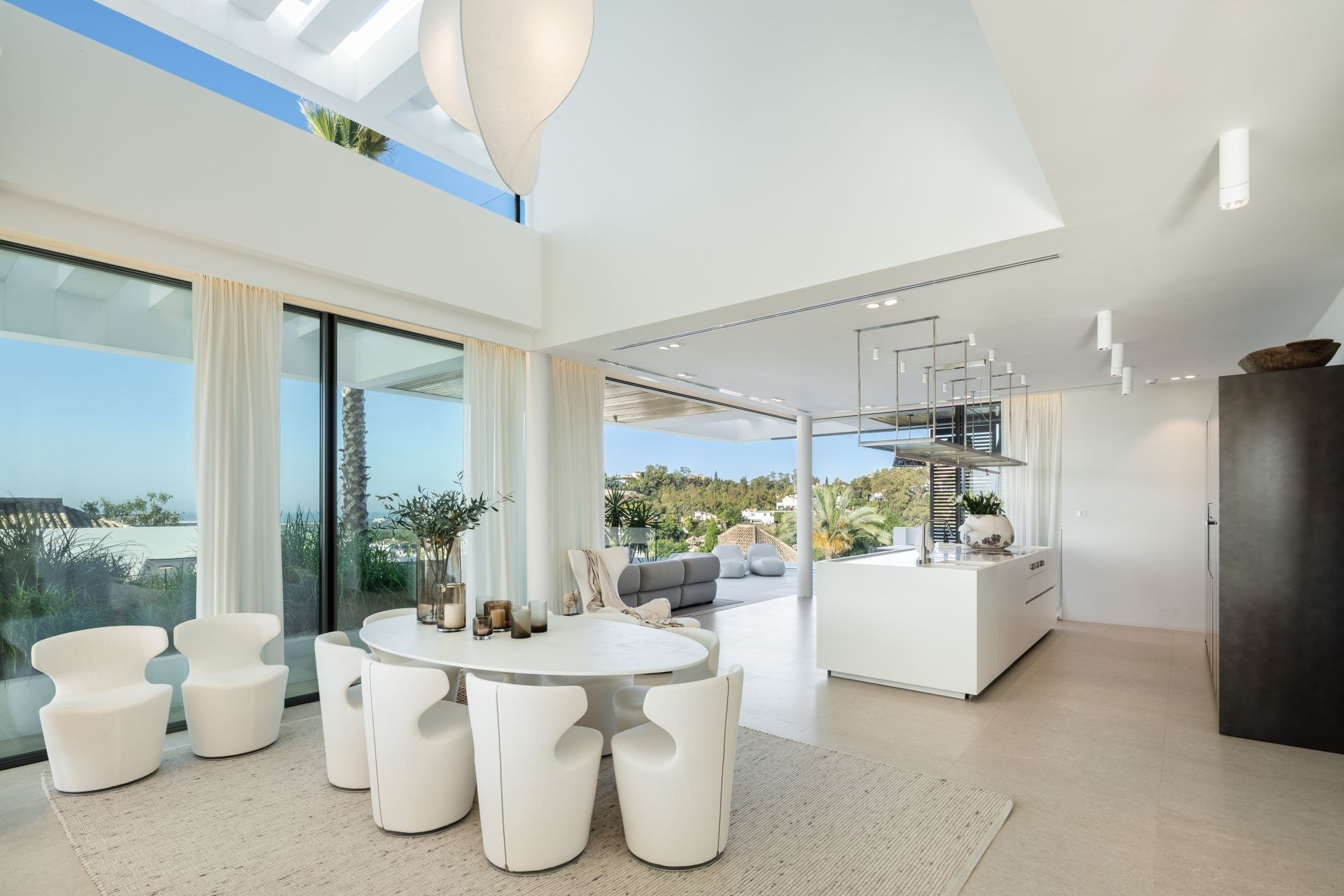 Villa 6 Bedrooms 6 Bathrooms in Marbella, Costa del Sol
