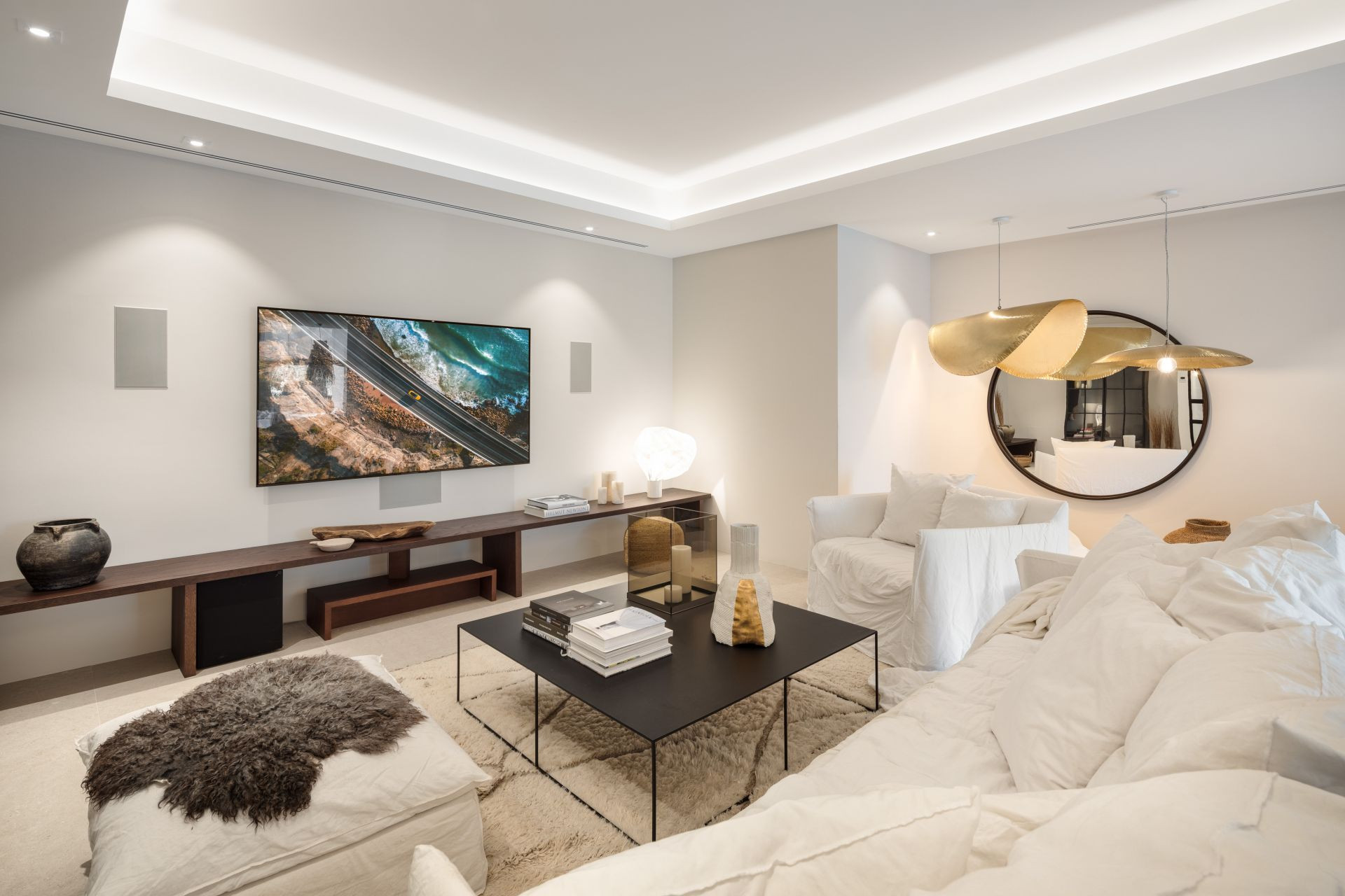 Villa 6 Bedrooms 6 Bathrooms in Marbella, Costa del Sol