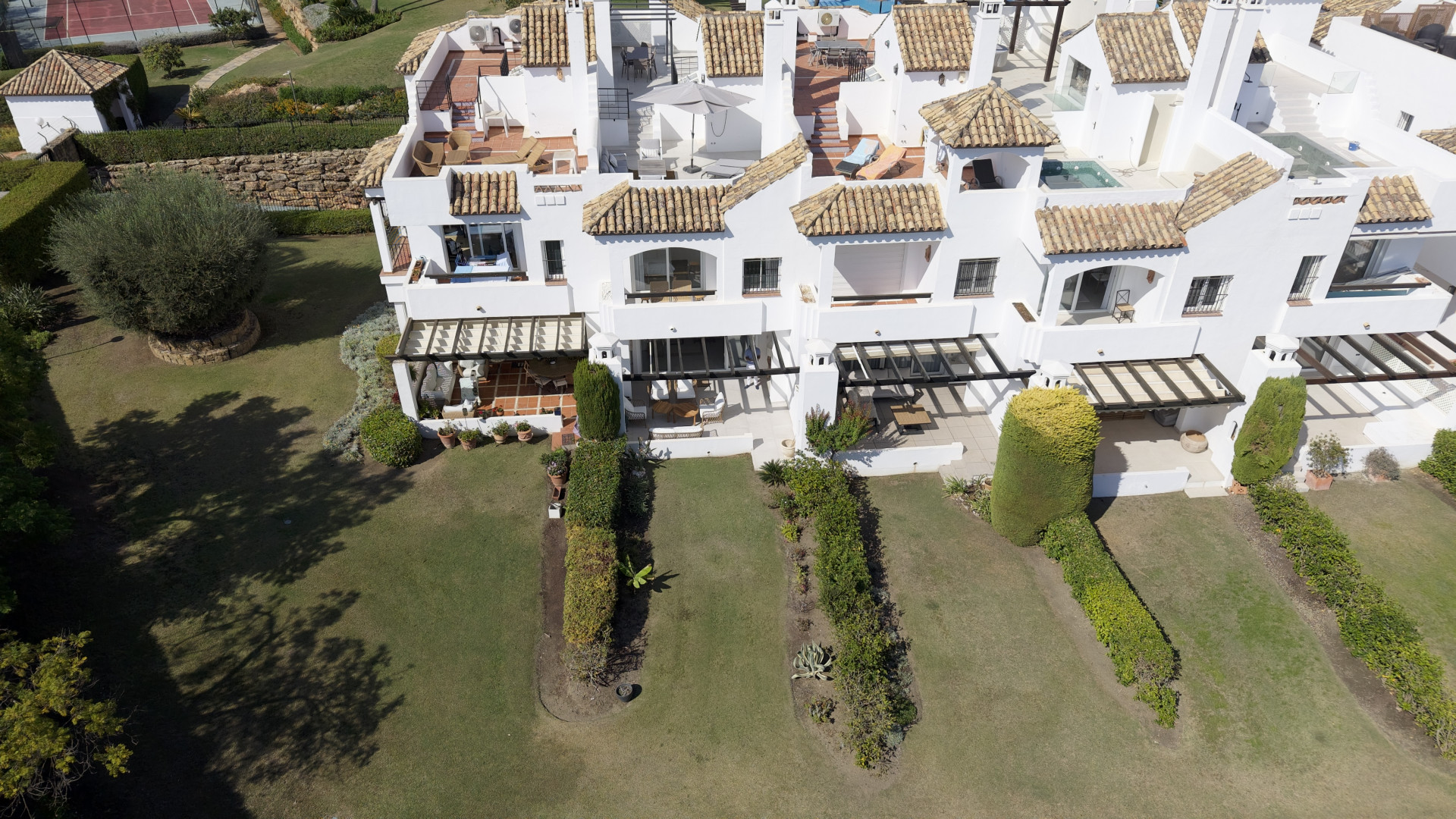 Town House 3 Bedrooms 4 Bathrooms in Marbella, Costa del Sol