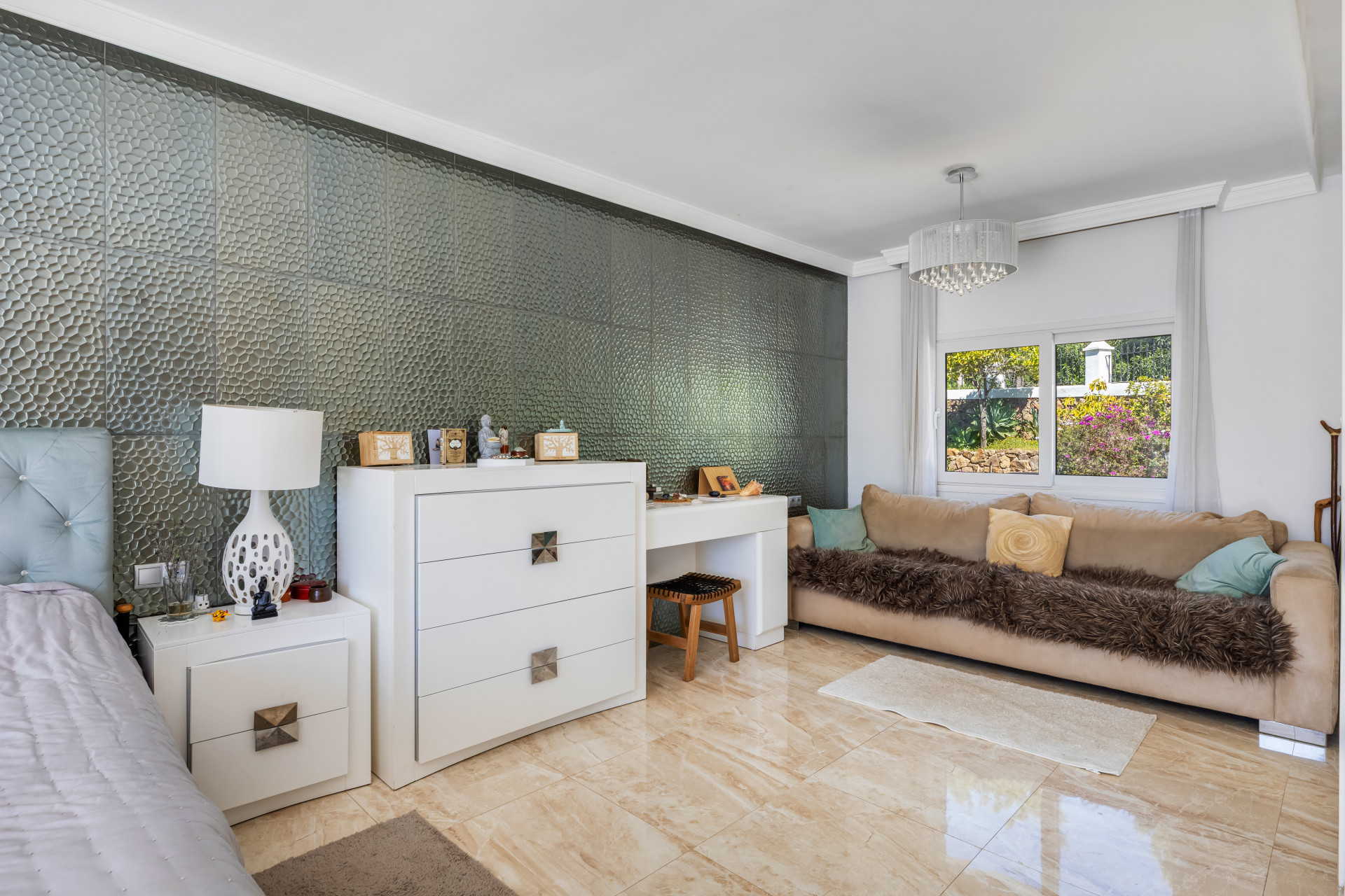 Villa 5 Bedrooms 6 Bathrooms in Marbella, Costa del Sol