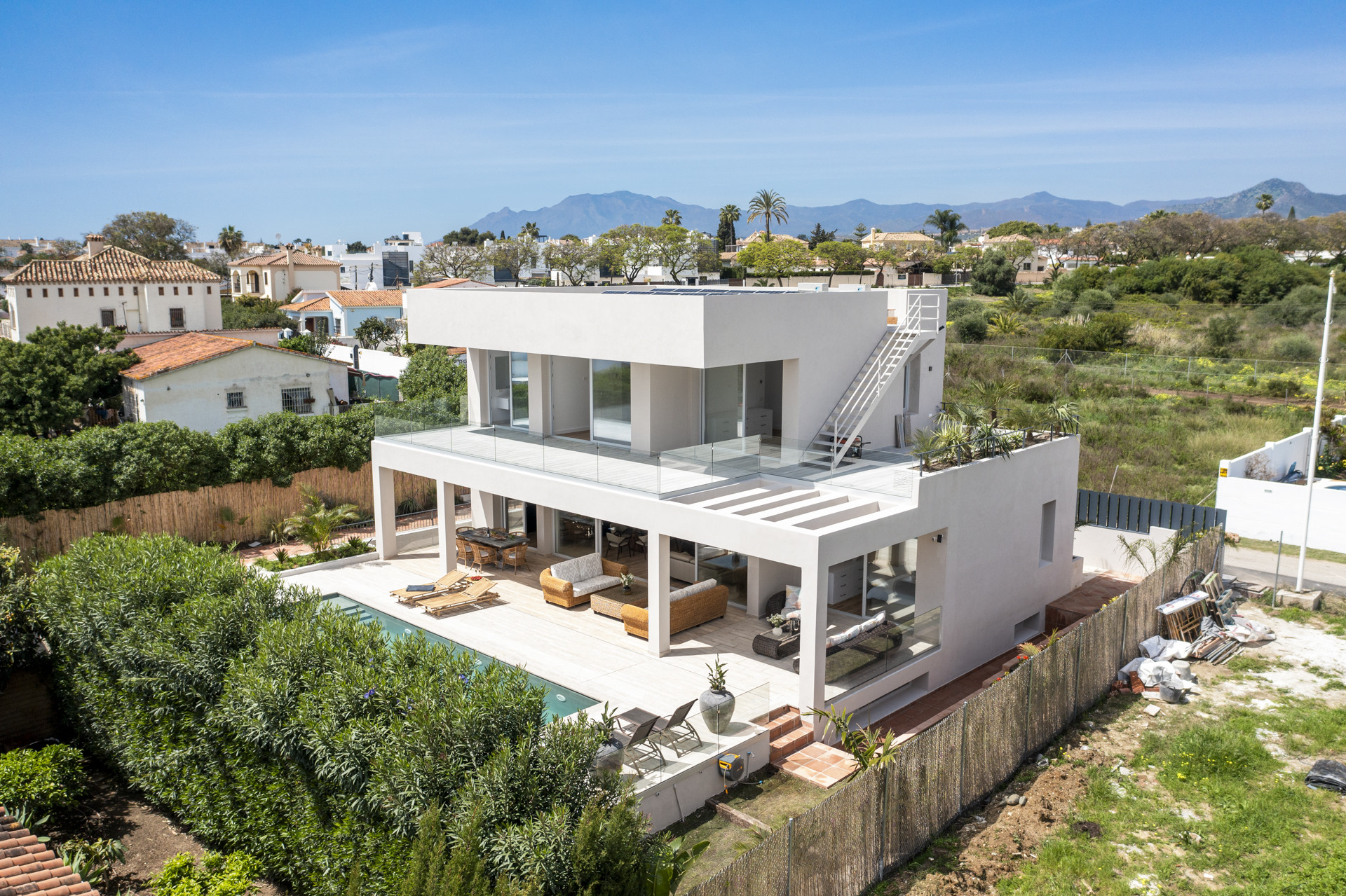 Villa 5 Bedrooms 5 Bathrooms in Linda Vista Baja, Costa del Sol