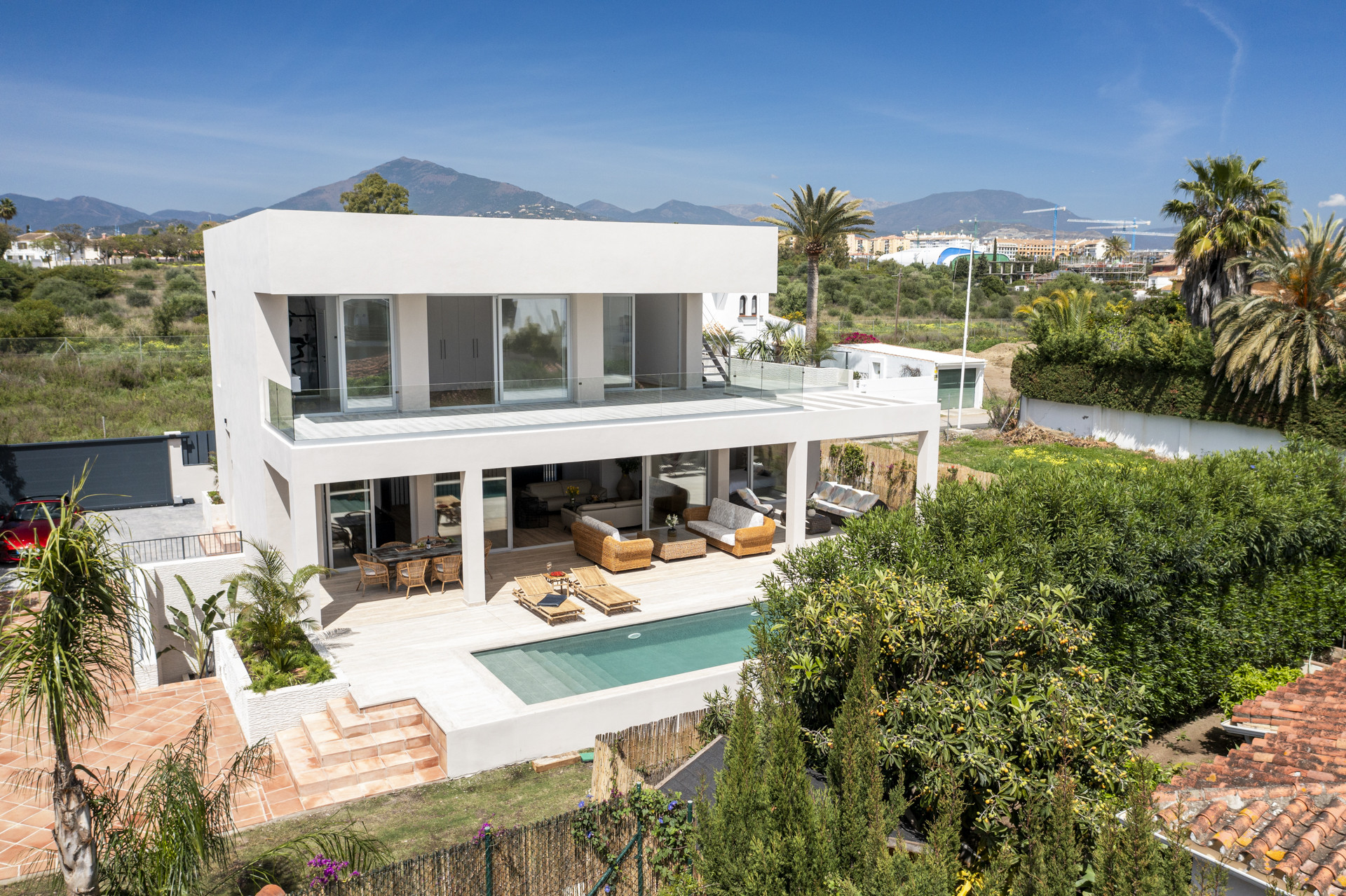 Villa 5 Bedrooms 5 Bathrooms in Linda Vista Baja, Costa del Sol