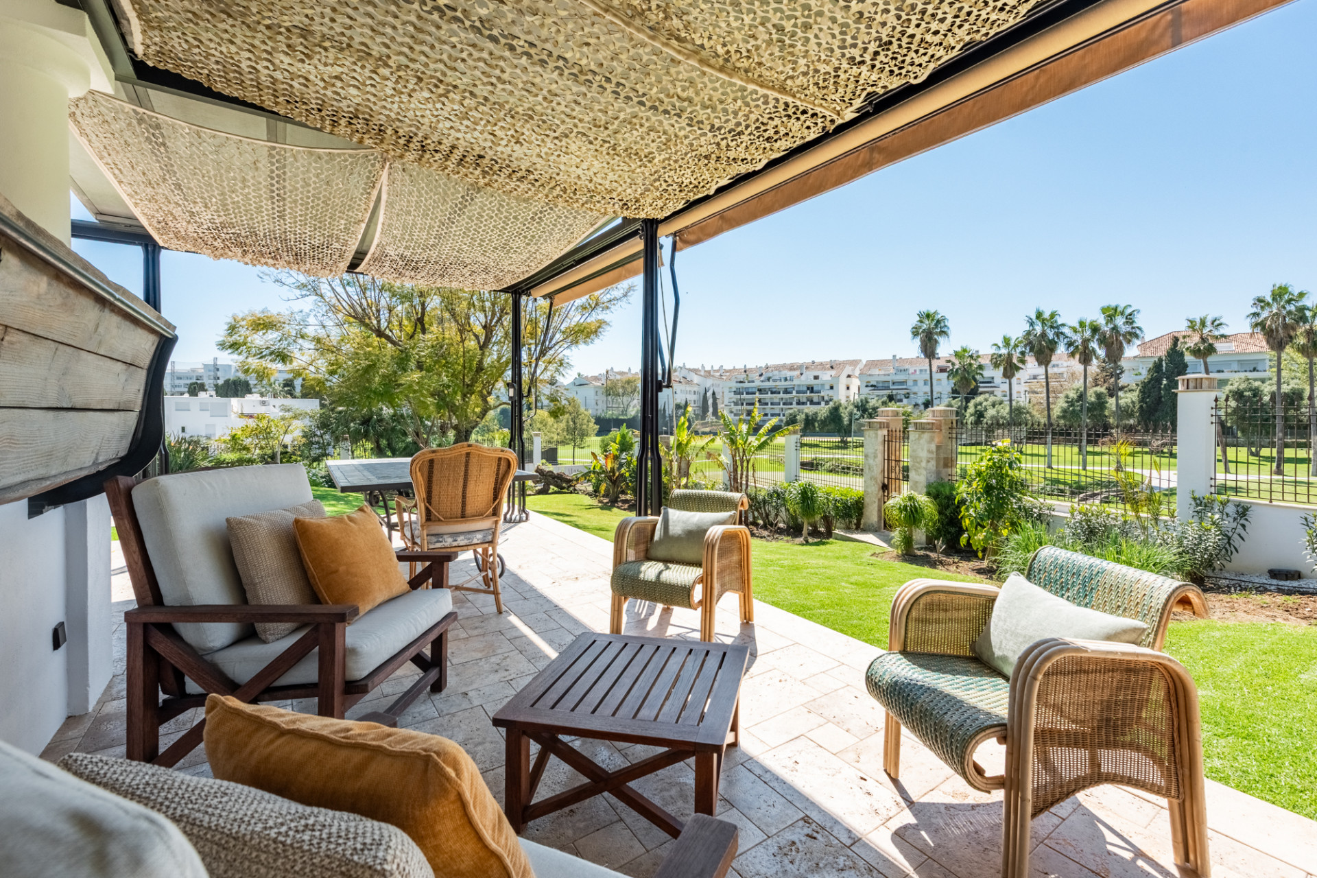 Villa 4 Bedrooms 4 Bathrooms in San Pedro de Alcantara, Costa del Sol