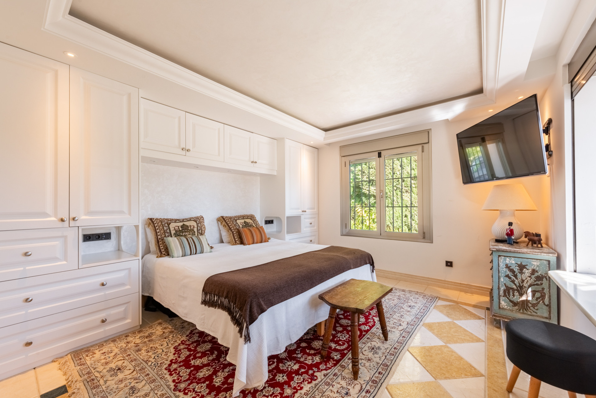 Villa 4 Bedrooms 4 Bathrooms in San Pedro de Alcantara, Costa del Sol