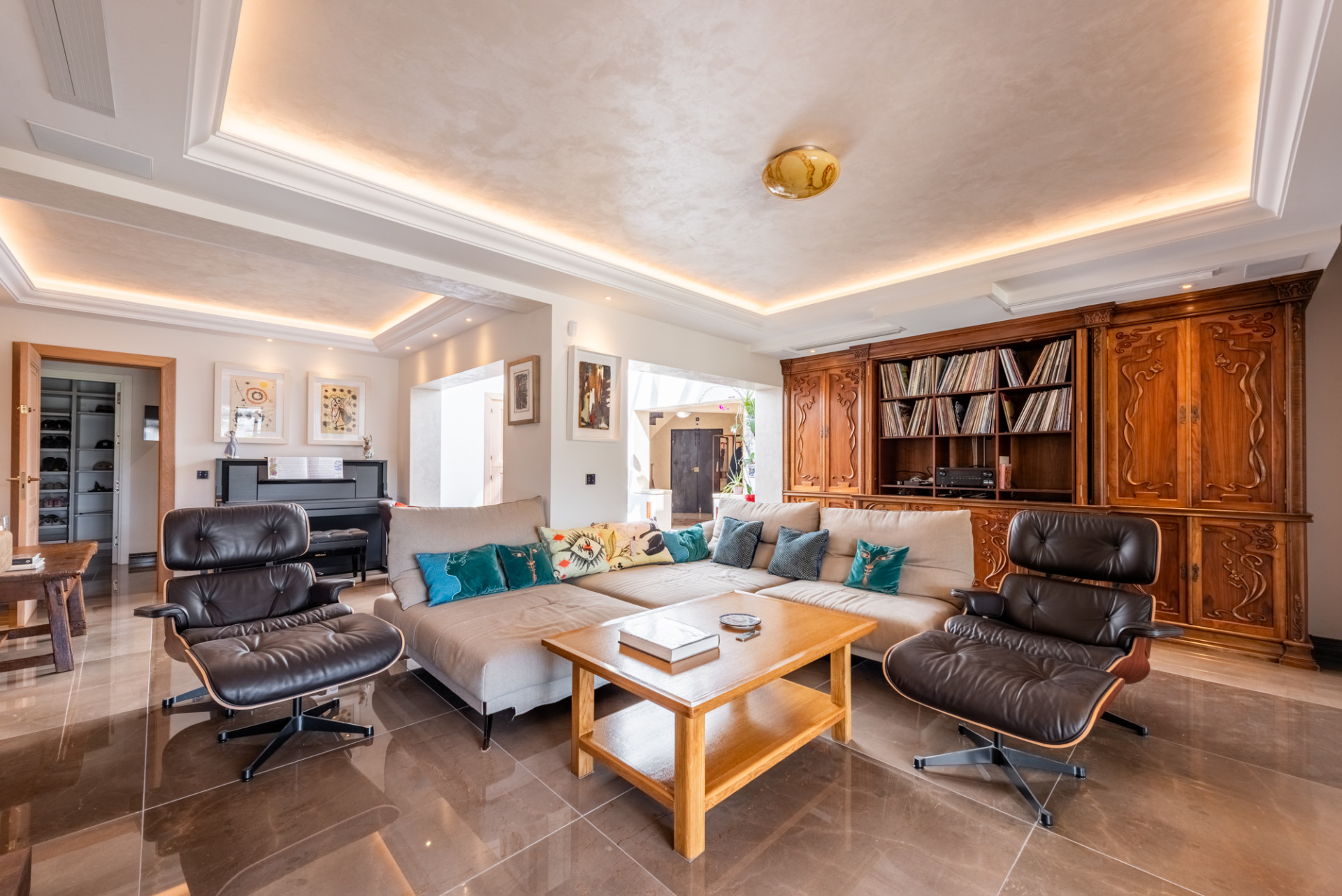 Villa 4 Bedrooms 4 Bathrooms in San Pedro de Alcantara, Costa del Sol