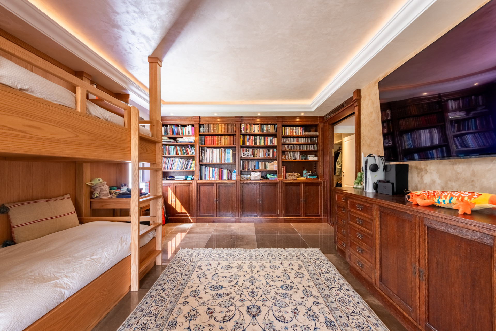 Villa 4 Bedrooms 4 Bathrooms in San Pedro de Alcantara, Costa del Sol