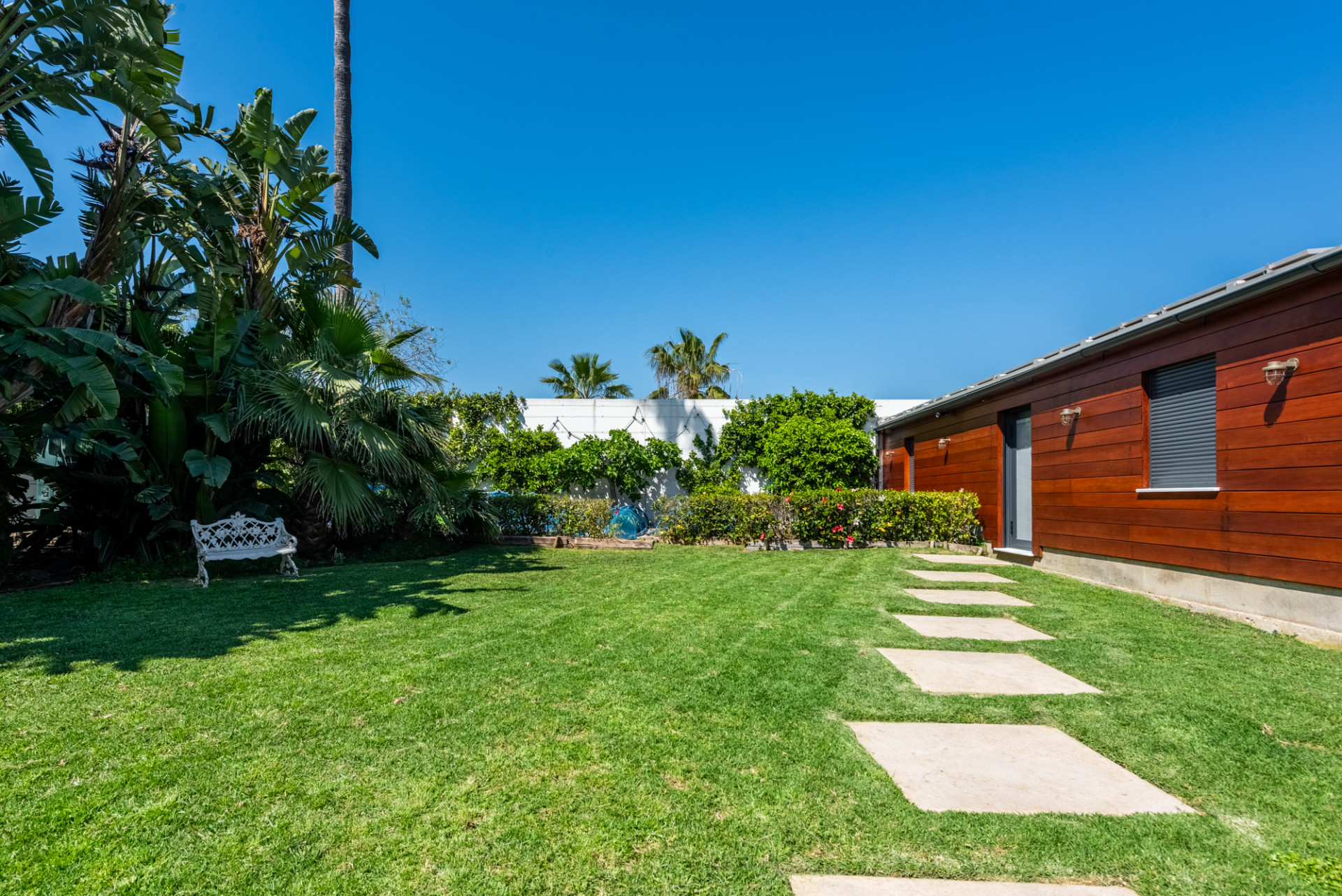 Villa 4 Bedrooms 4 Bathrooms in San Pedro de Alcantara, Costa del Sol
