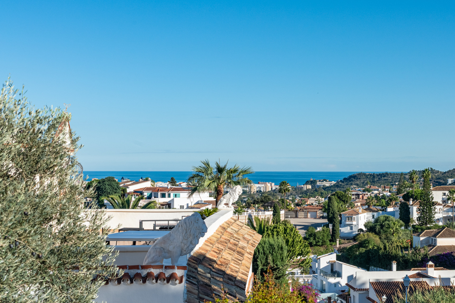 Villa 3 Bedrooms 3 Bathrooms in Cerros del Aguila, Costa del Sol
