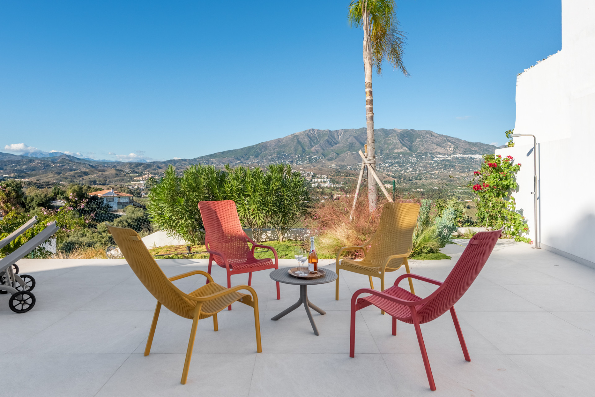 Villa 3 Bedrooms 3 Bathrooms in Cerros del Aguila, Costa del Sol
