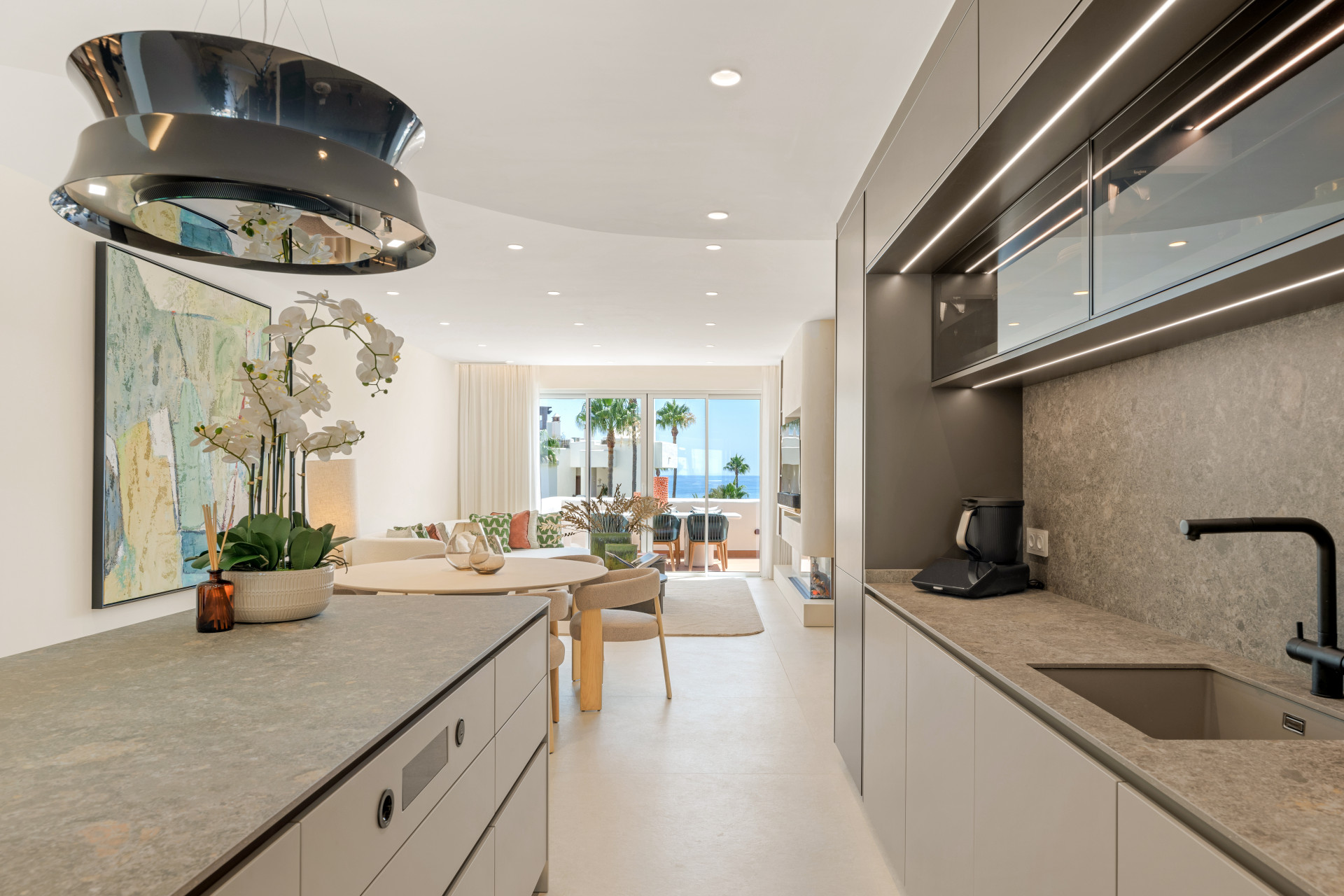 Penthouse 3 Bedrooms 2 Bathrooms in Estepona, Costa del Sol