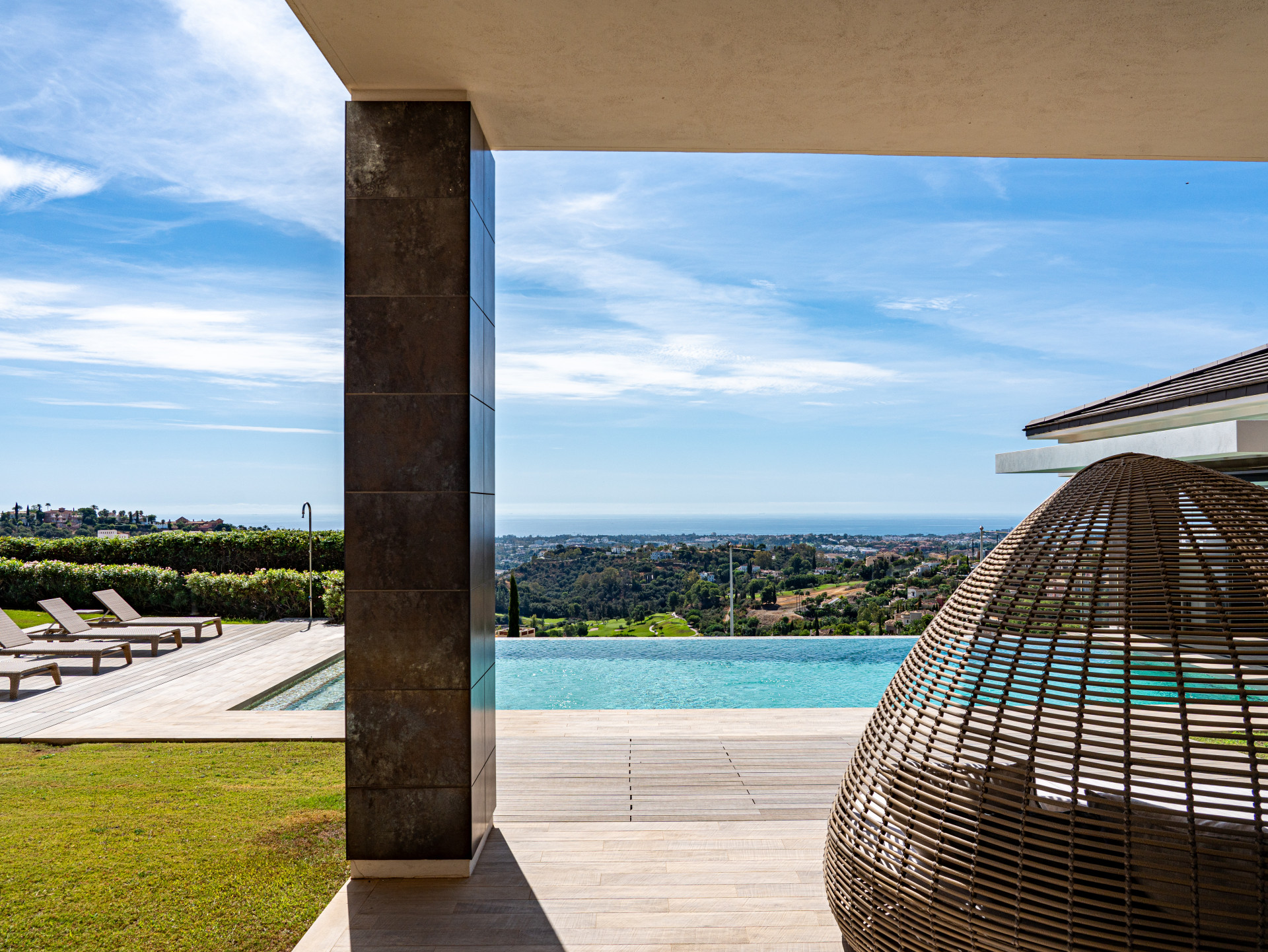 Villa 9 Bedrooms 9 Bathrooms in Benahavis, Costa del Sol