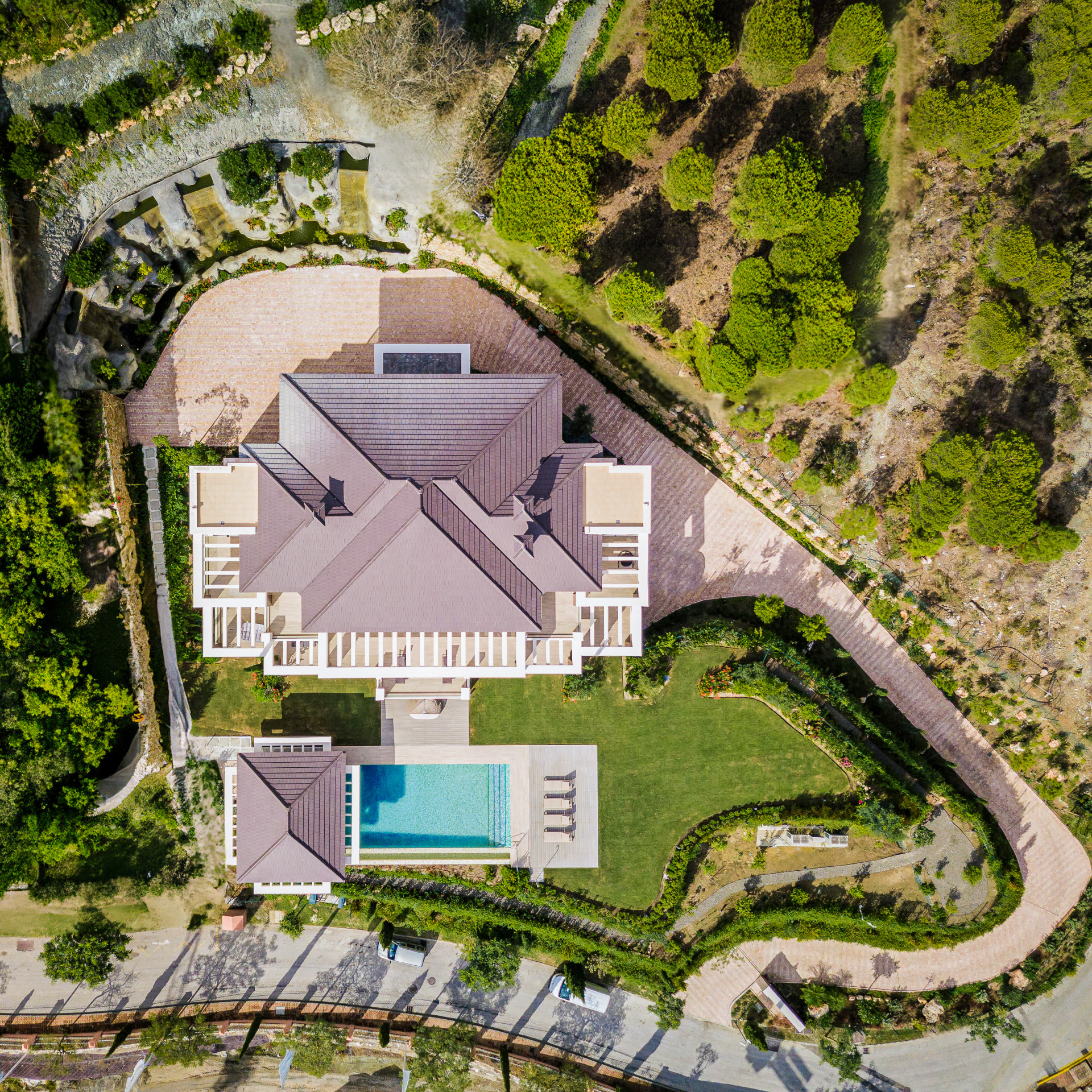 Villa 9 Bedrooms 9 Bathrooms in Benahavis, Costa del Sol