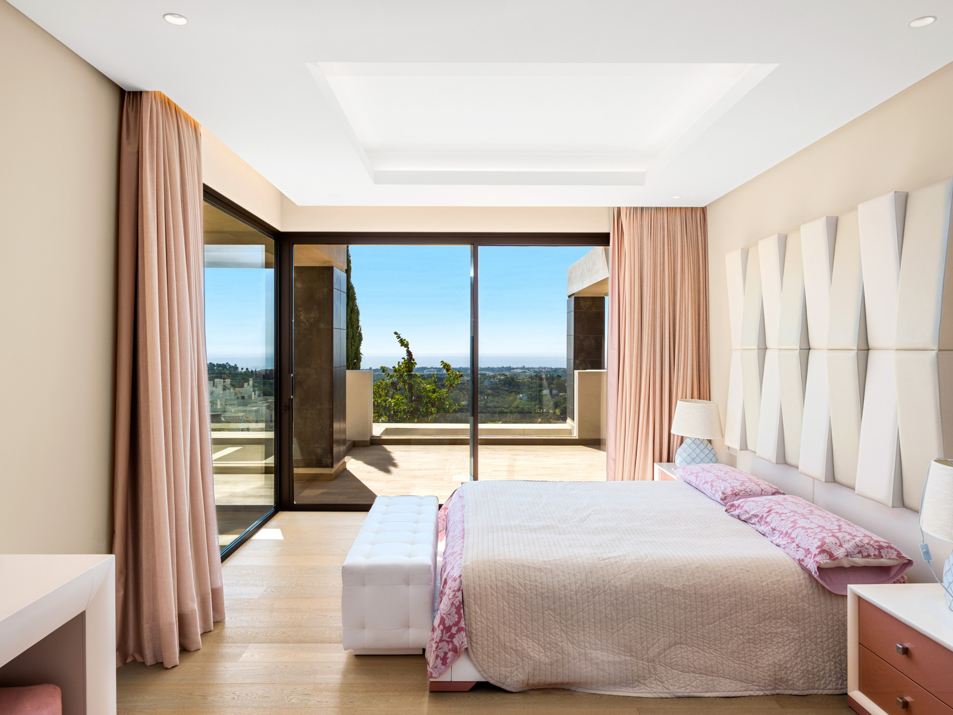 Villa 9 Bedrooms 9 Bathrooms in Benahavis, Costa del Sol