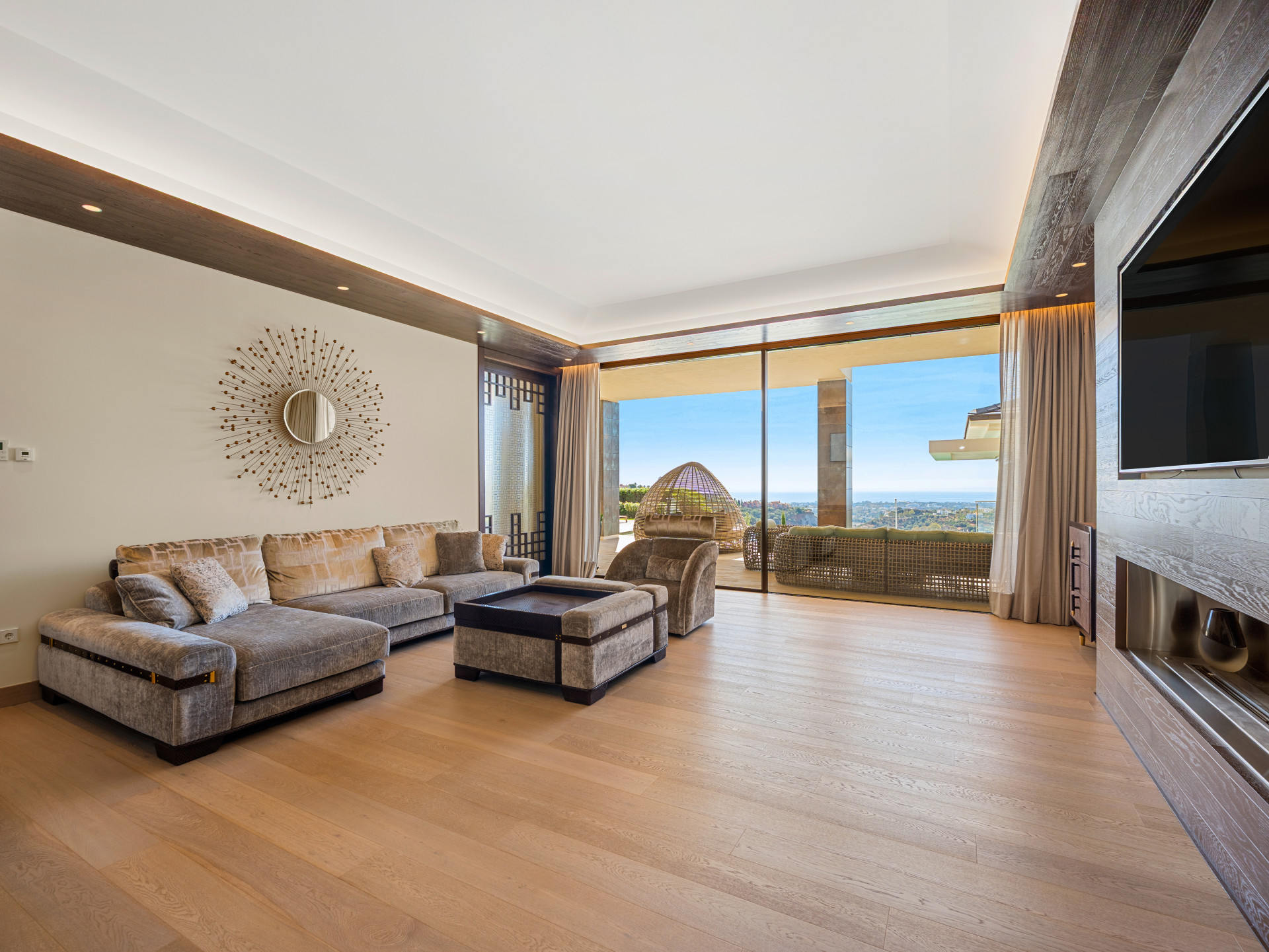 Villa 9 Bedrooms 9 Bathrooms in Benahavis, Costa del Sol