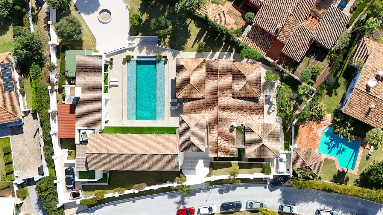Villa 6 Bedrooms 7 Bathrooms in Guadalmina Alta, Costa del Sol