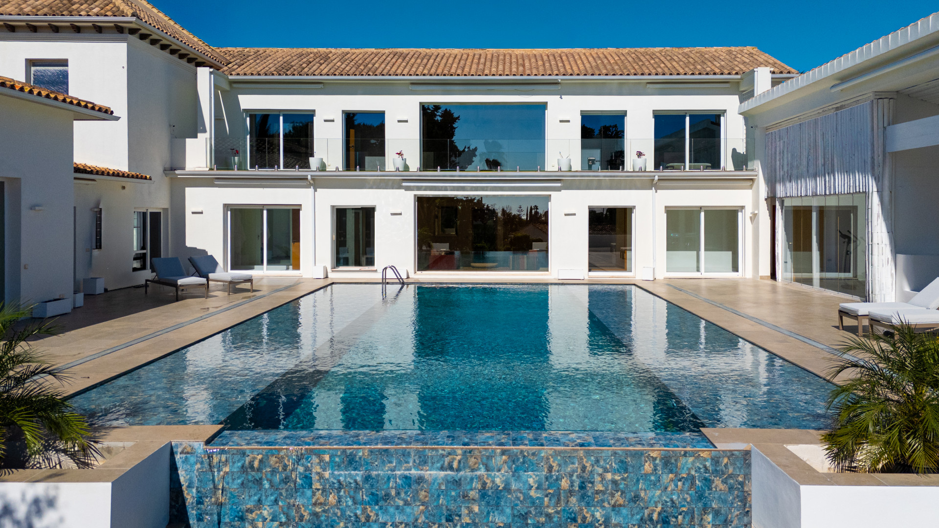 Villa 6 Bedrooms 7 Bathrooms in Guadalmina Alta, Costa del Sol