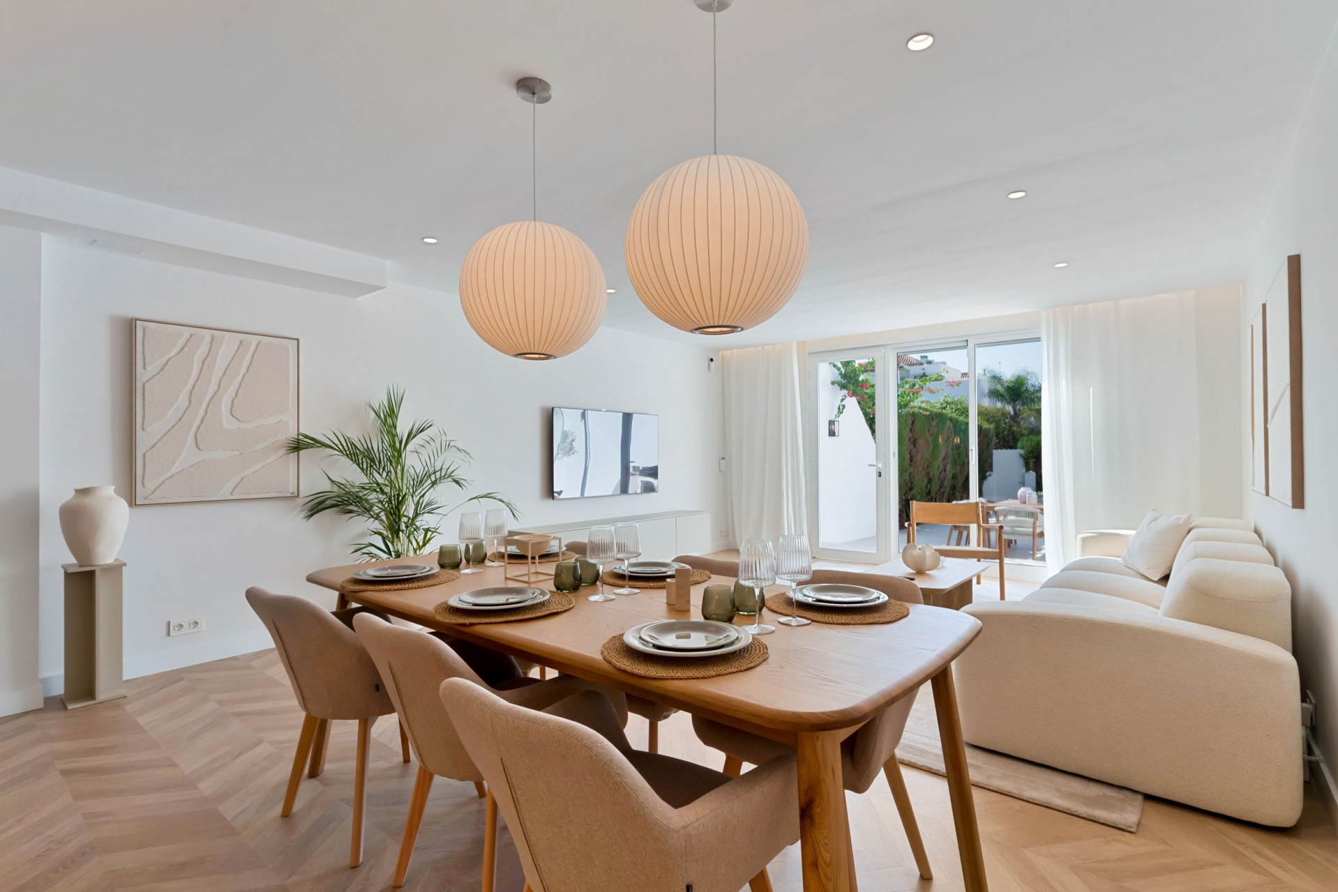 Town House 4 Bedrooms 4 Bathrooms in Marbella, Costa del Sol