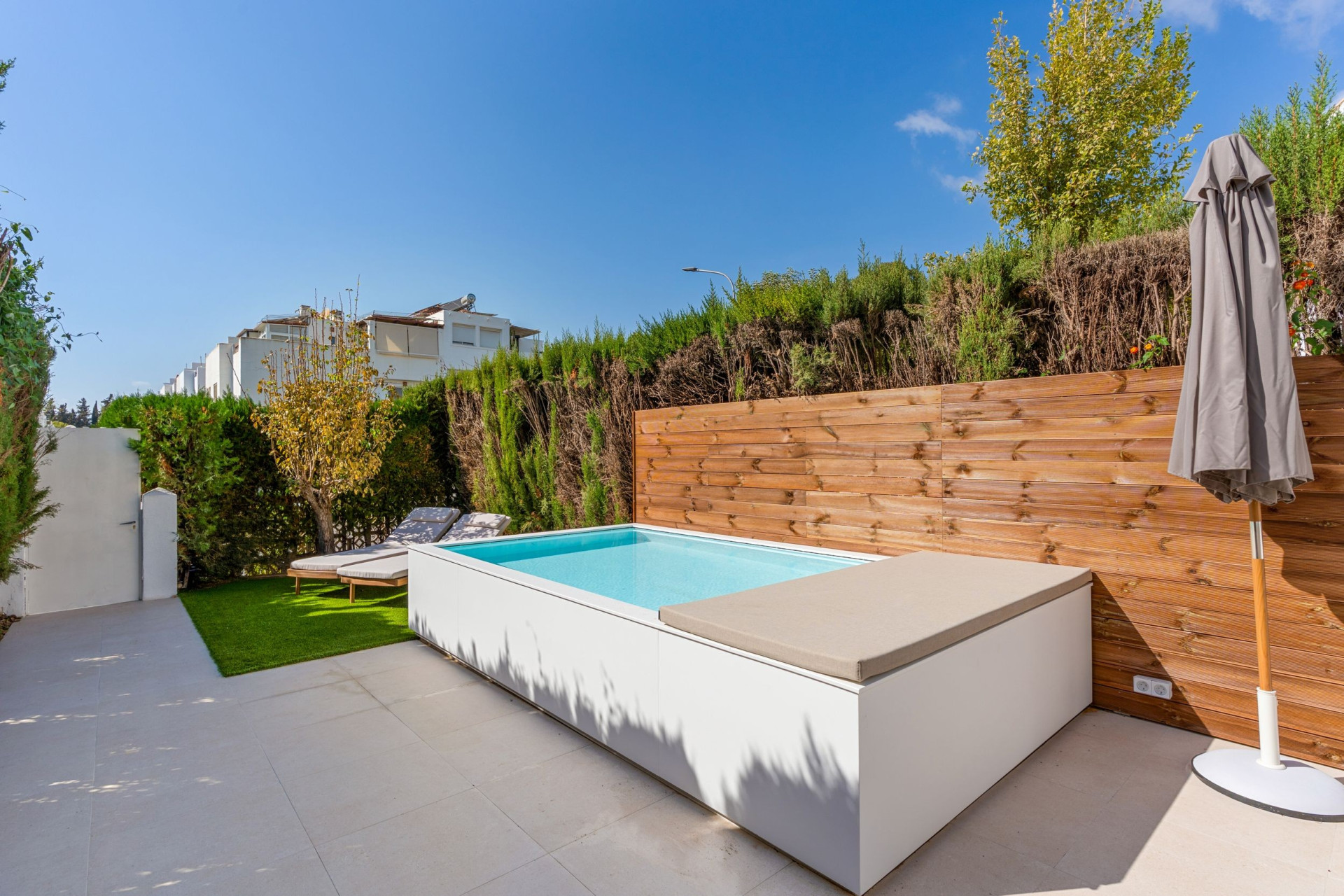 Town House 4 Bedrooms 4 Bathrooms in Marbella, Costa del Sol
