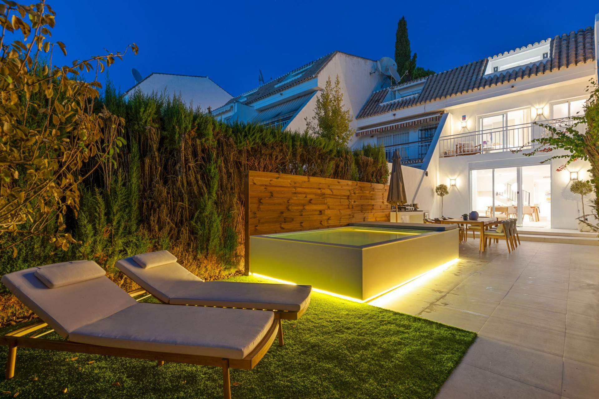 Town House 4 Bedrooms 4 Bathrooms in Marbella, Costa del Sol