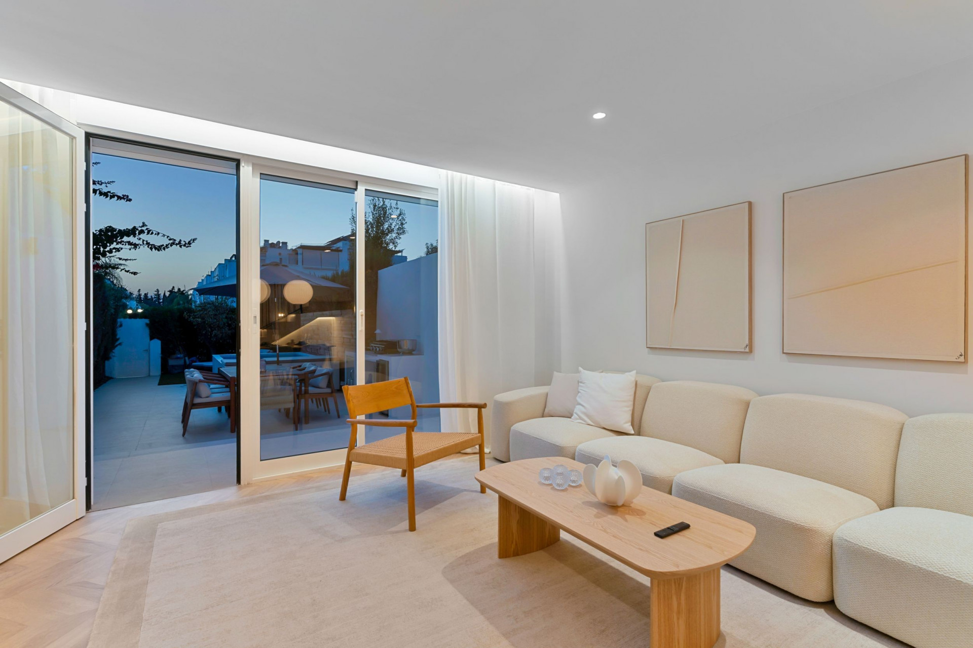 Town House 4 Bedrooms 4 Bathrooms in Marbella, Costa del Sol